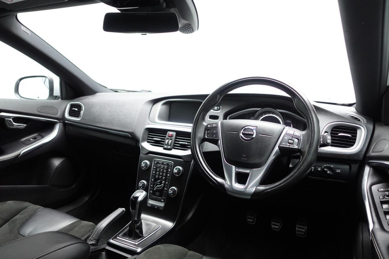 Volvo V40 - Image 15