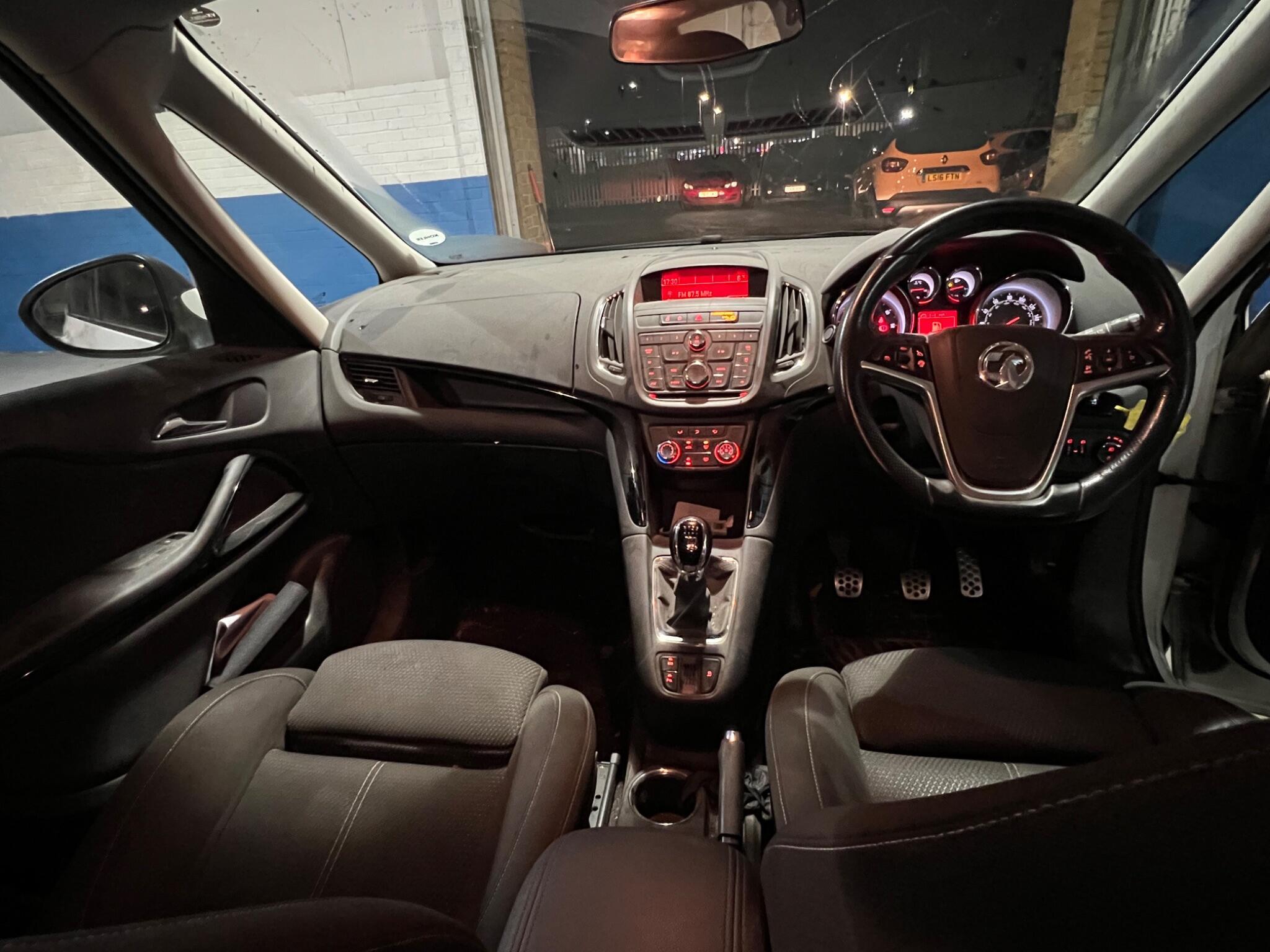 Vauxhall Zafira Tourer - Image 13