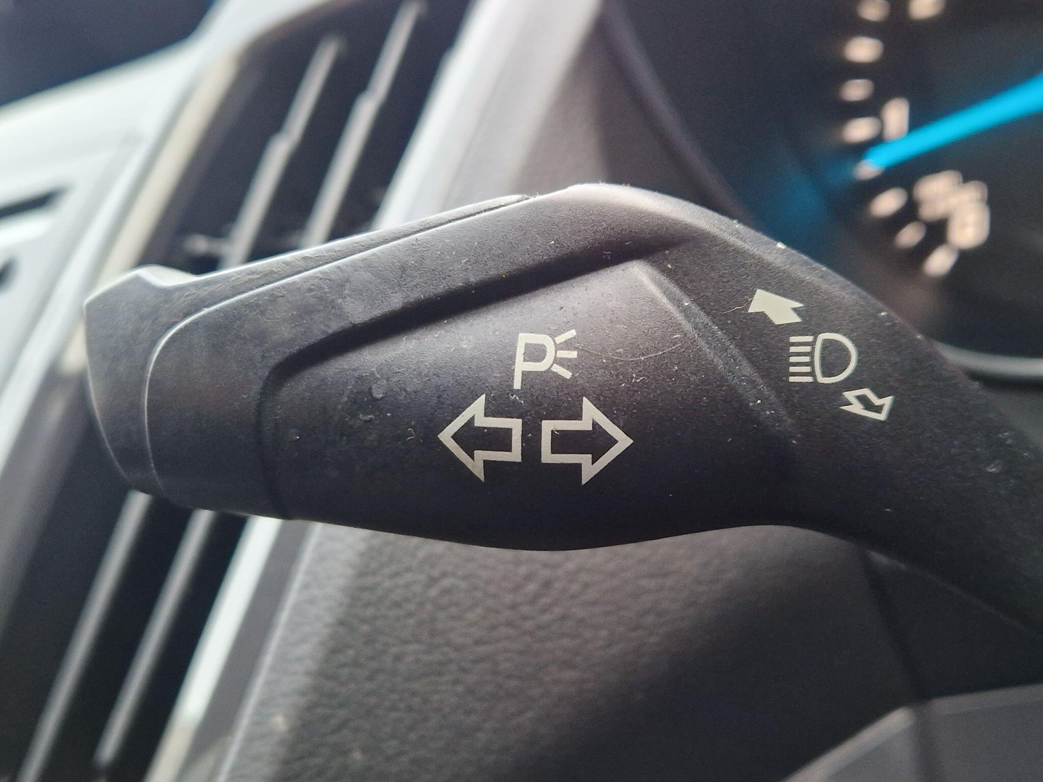 Ford Kuga - Image 39