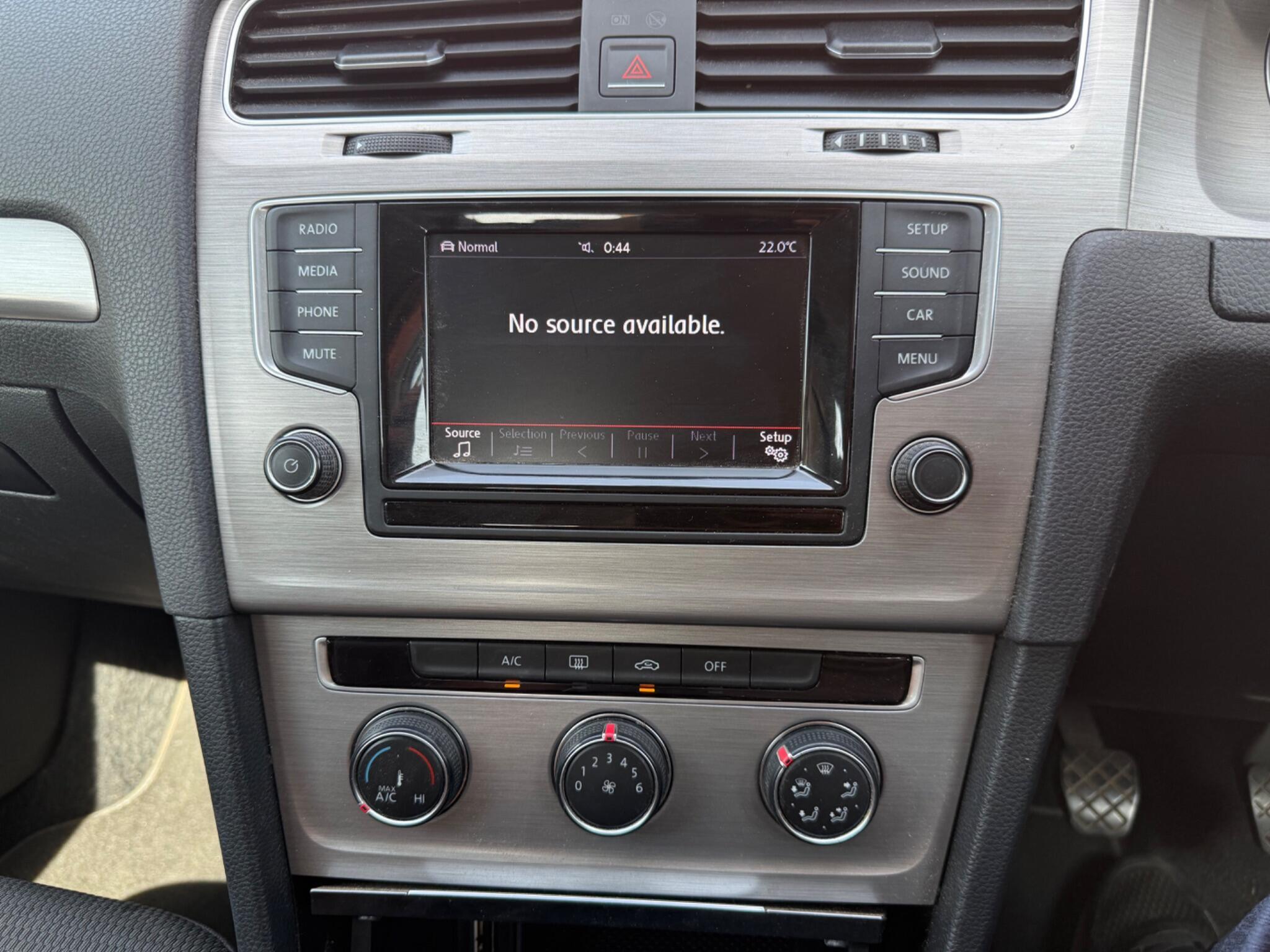 Volkswagen Golf - Image 12