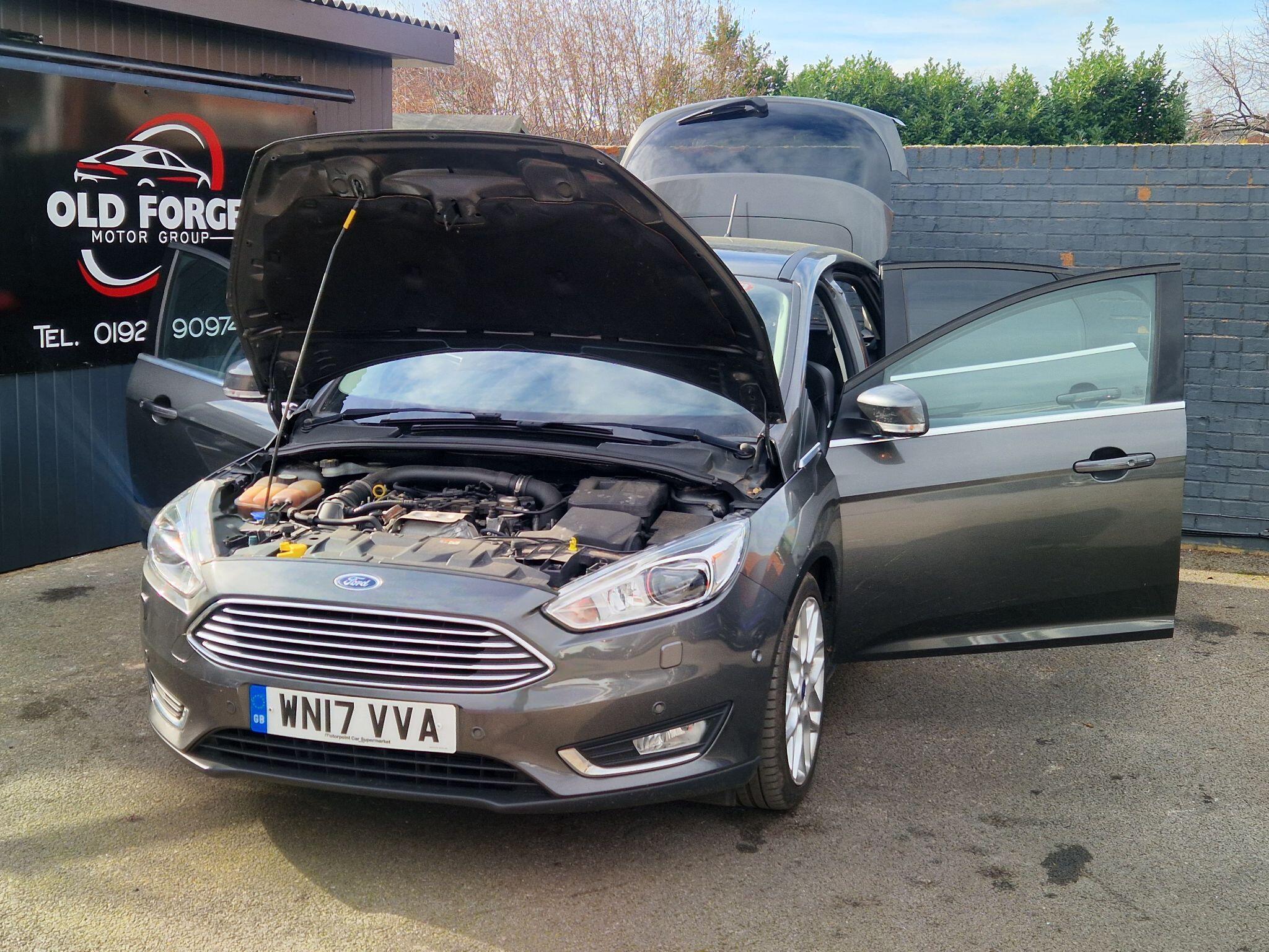 Ford Focus - Image 14