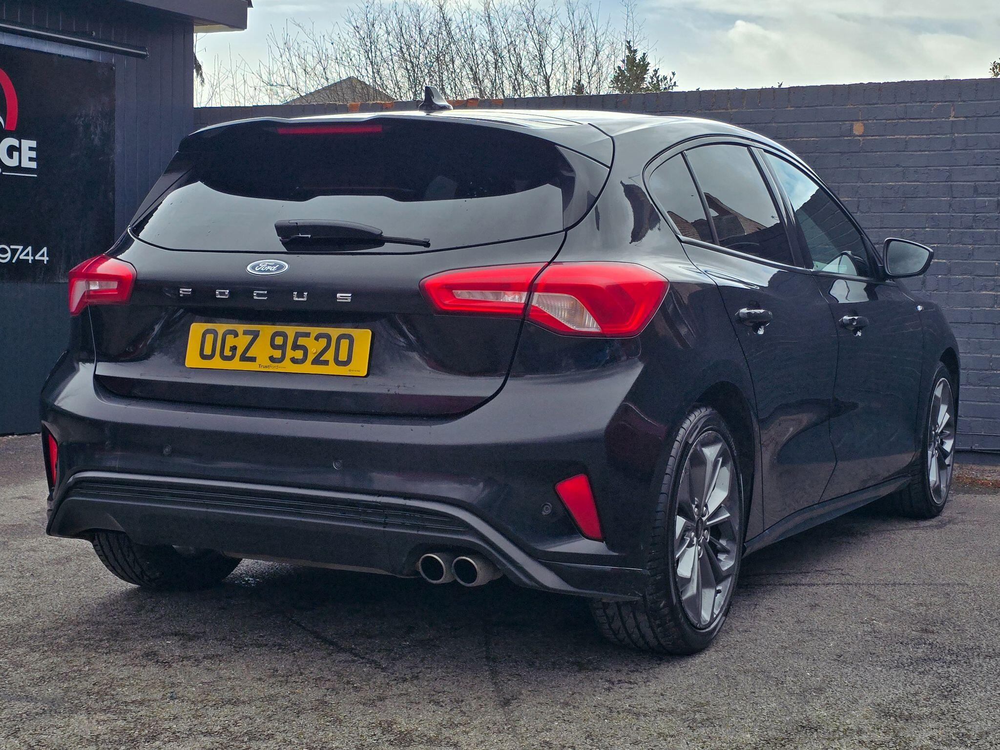 Ford Focus - Image 47