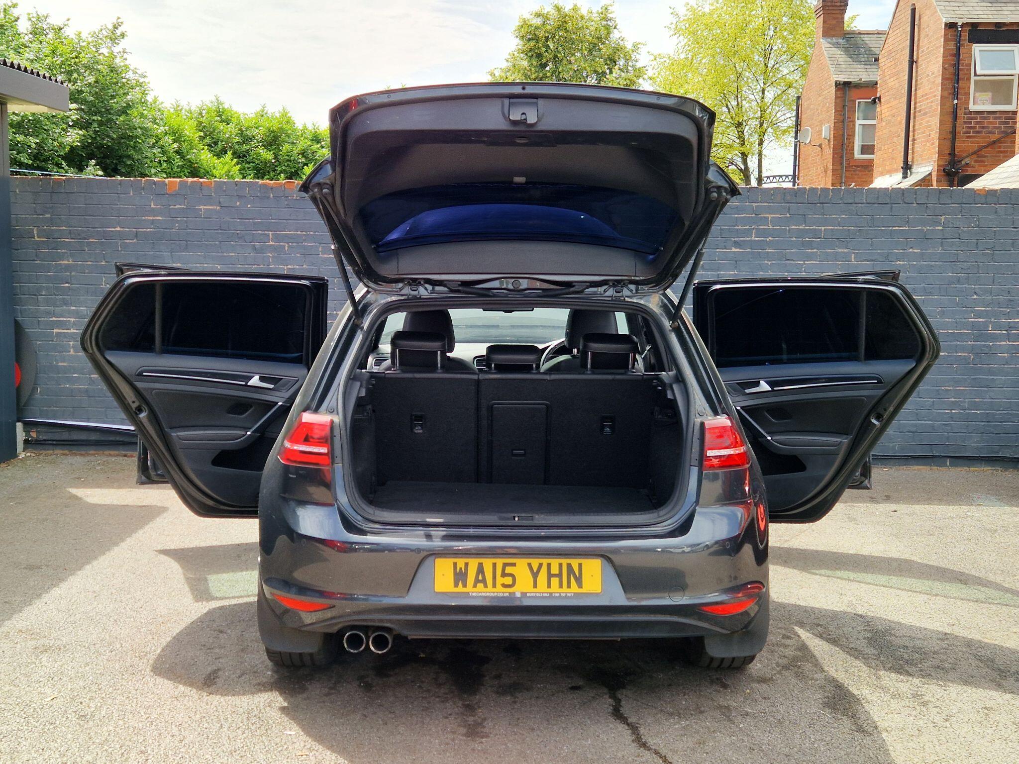 Volkswagen Golf - Image 20