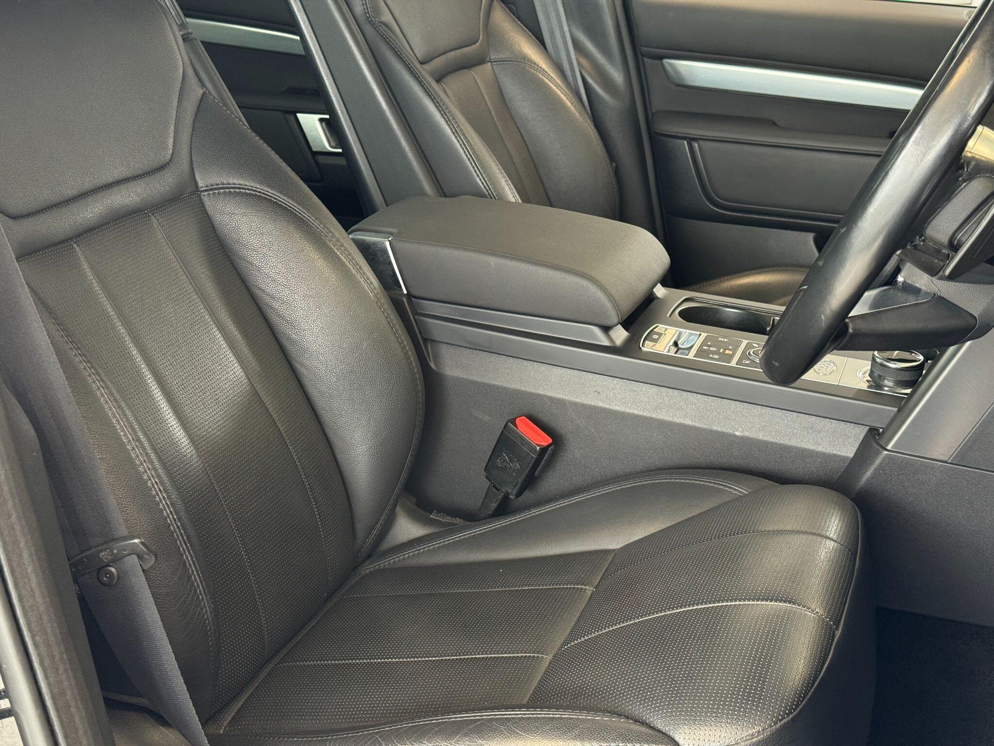 Land Rover Discovery - Image 12
