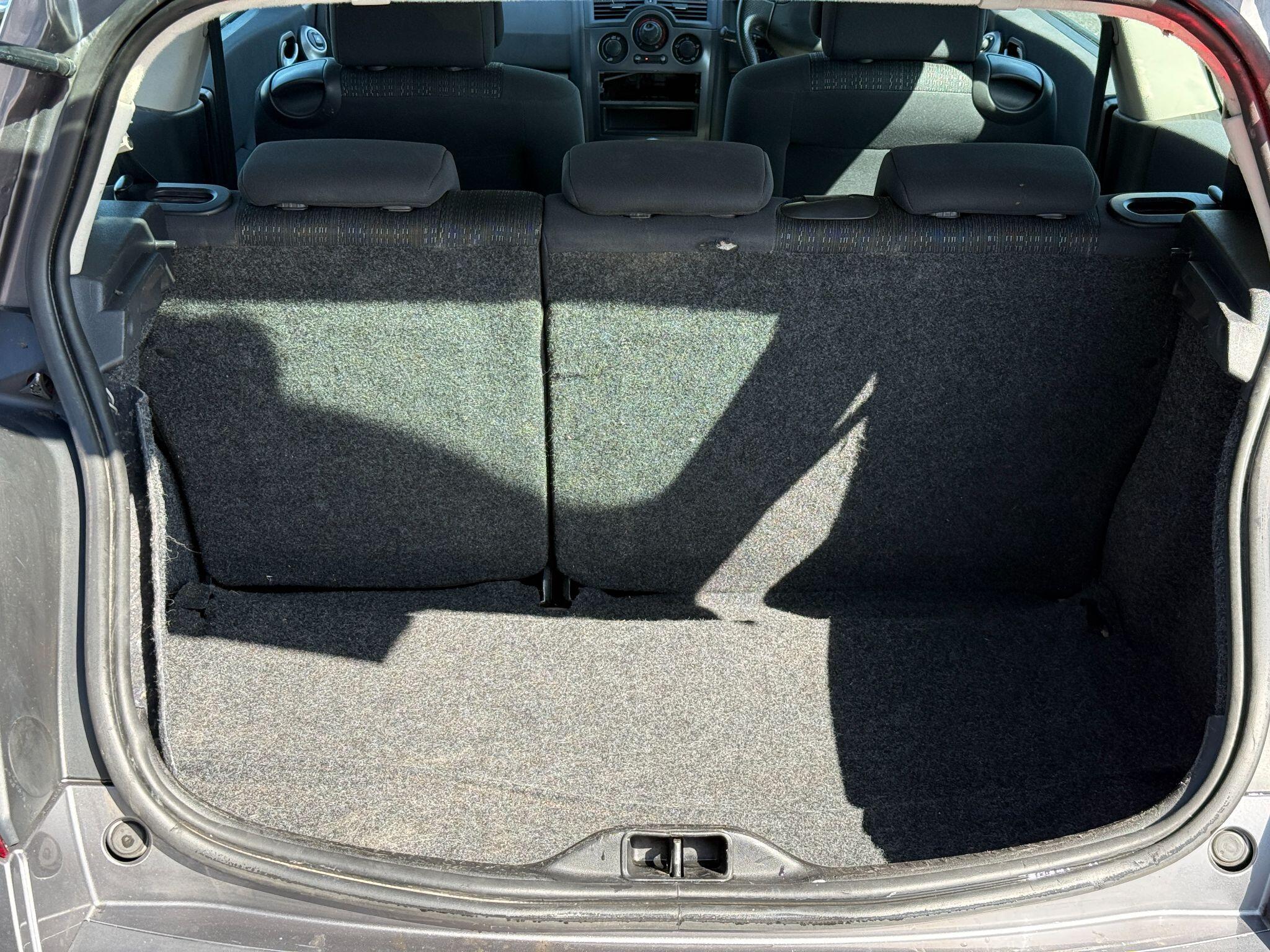 Renault Megane - Image 58