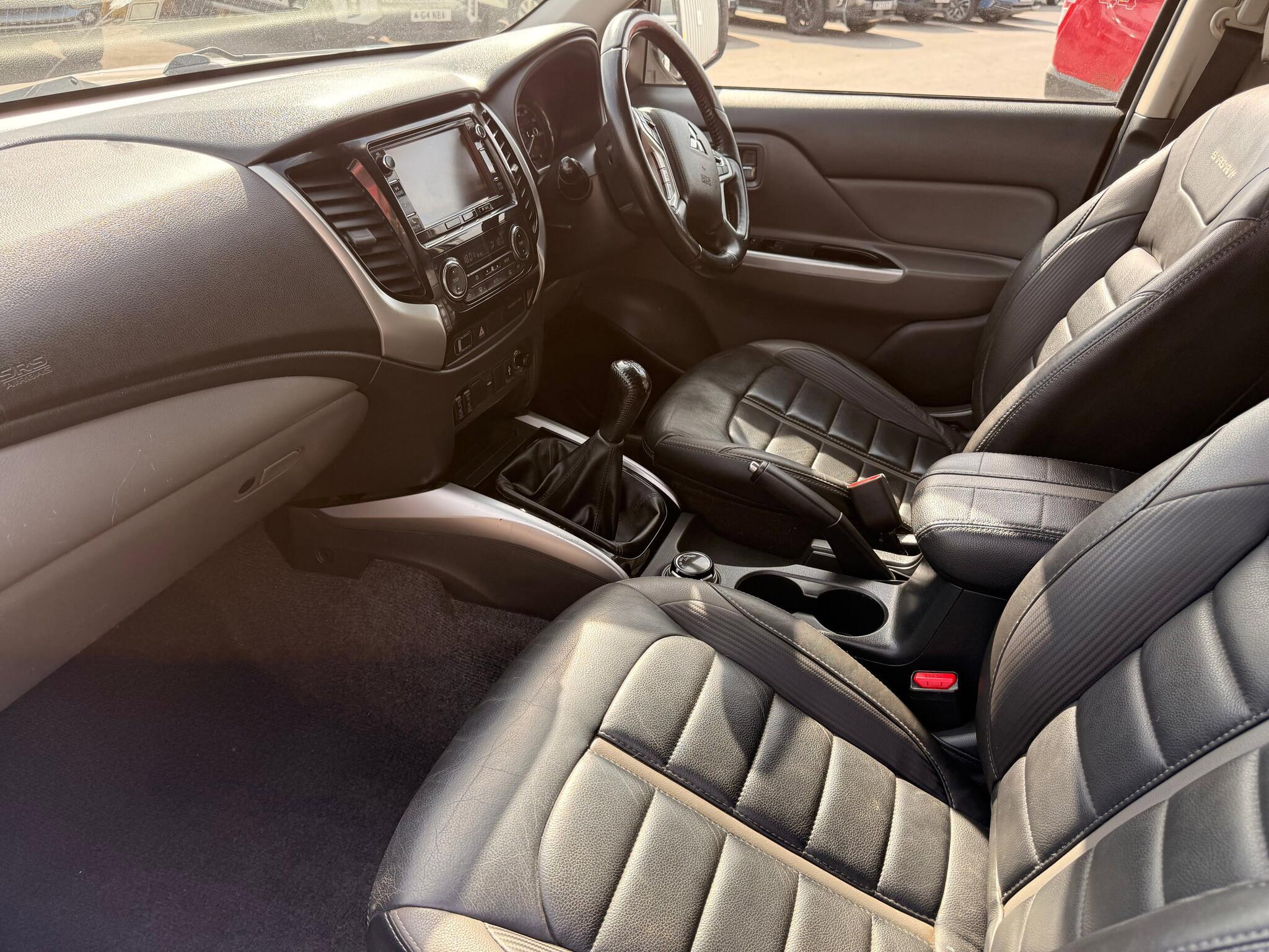 Mitsubishi L200 - Image 17