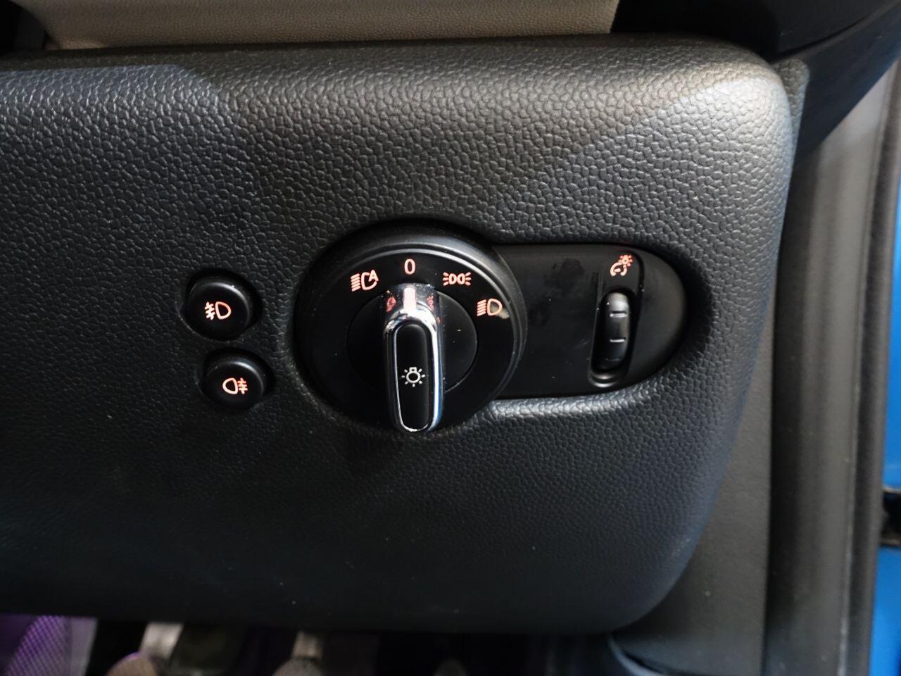 MINI Convertible - Image 24