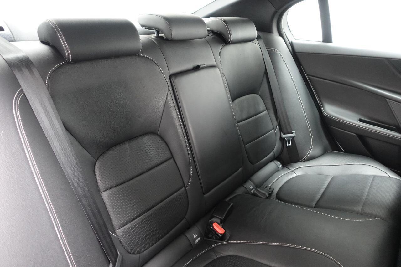 Jaguar XE - Image 18