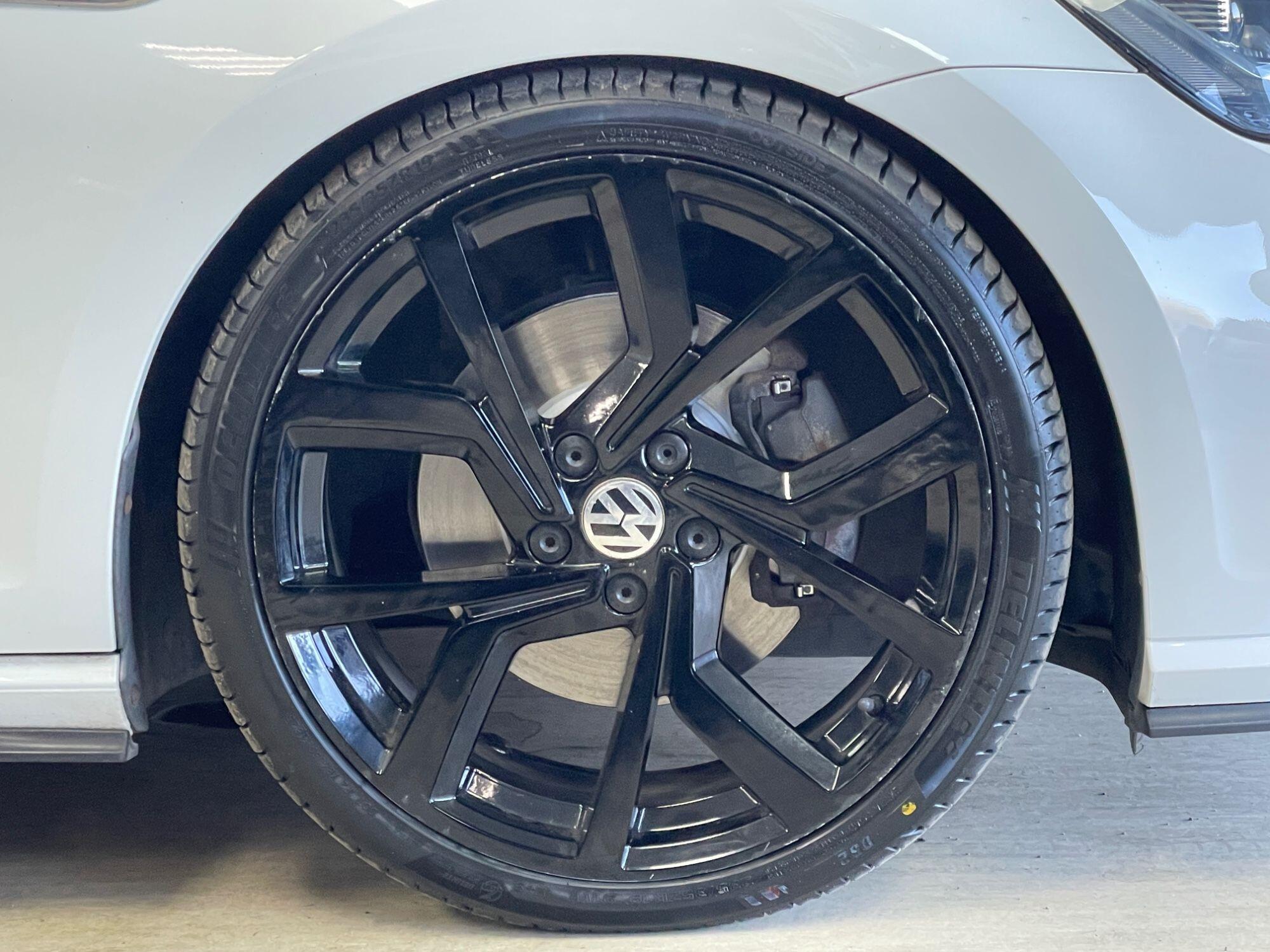 Volkswagen Golf - Image 16