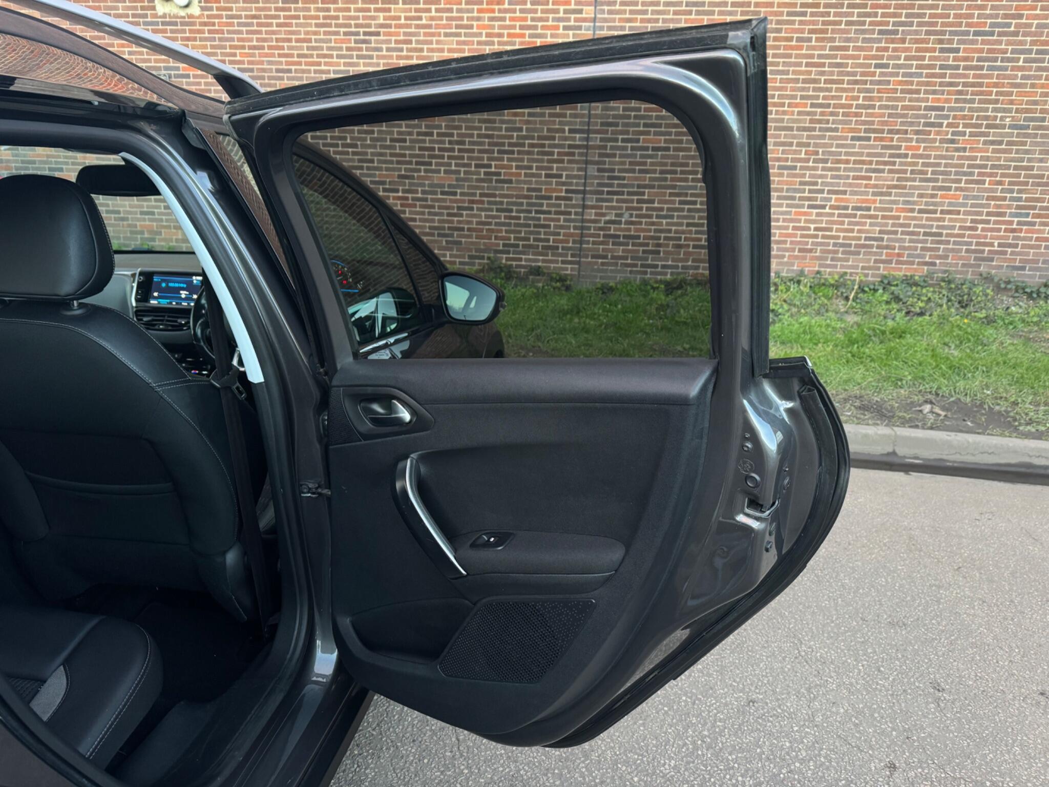 Peugeot 2008 - Image 36