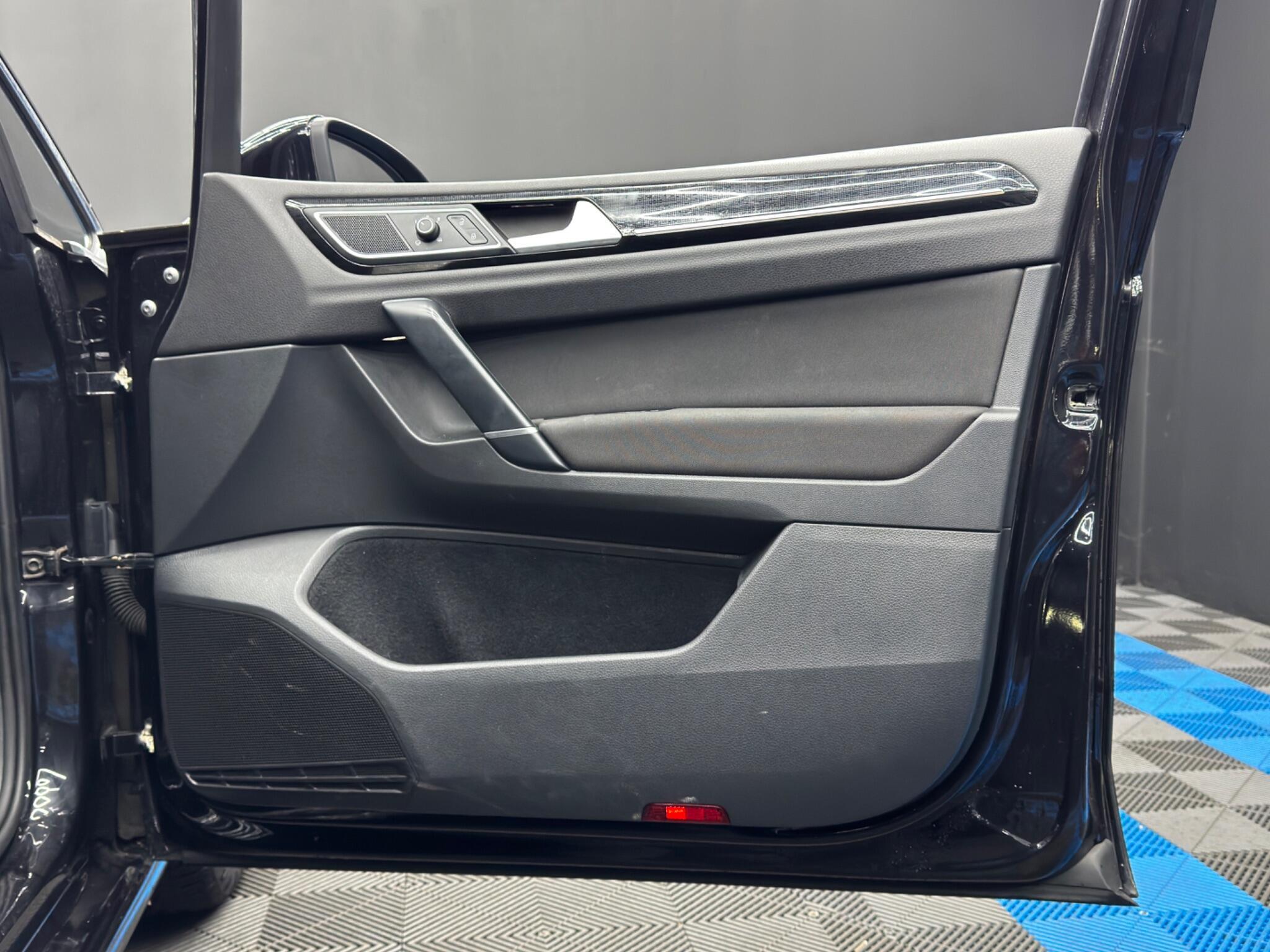 Volkswagen GOLF SV - Image 42