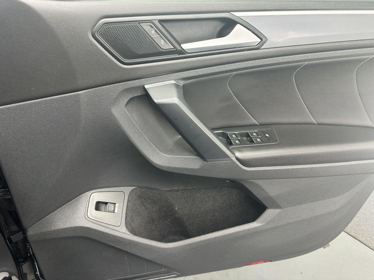 Volkswagen Tiguan - Image 17