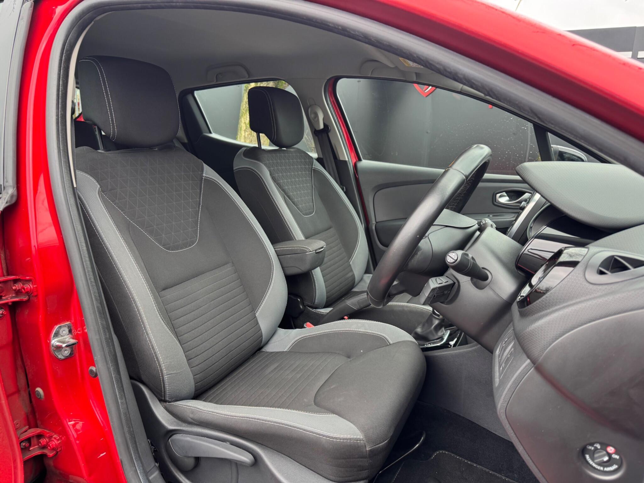 Renault Clio - Image 15