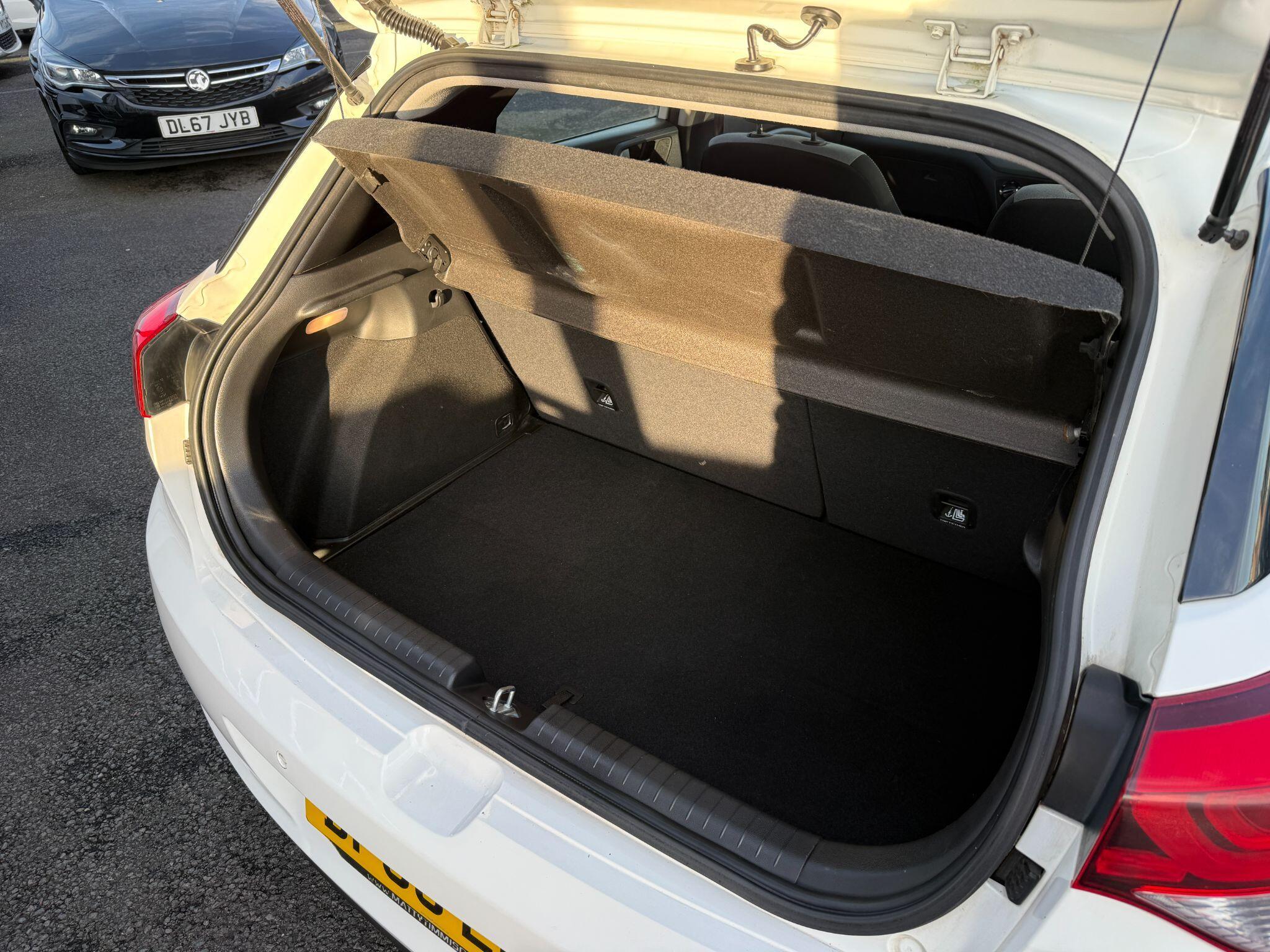 Hyundai i20 - Image 61