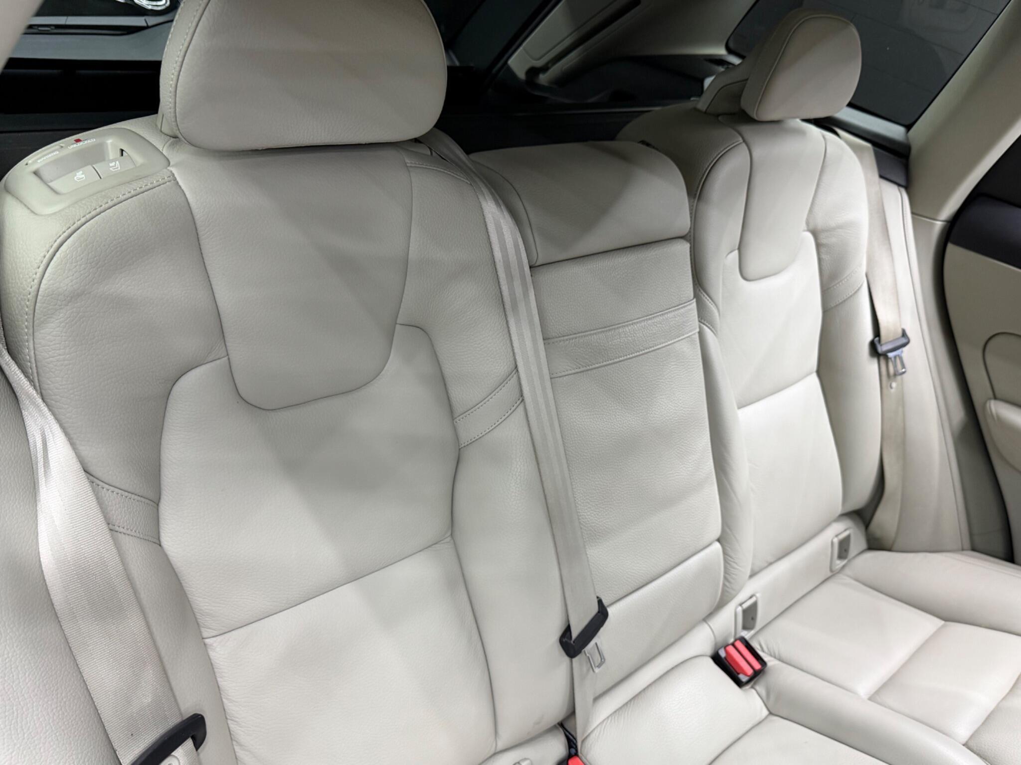 Volvo XC60 - Image 15