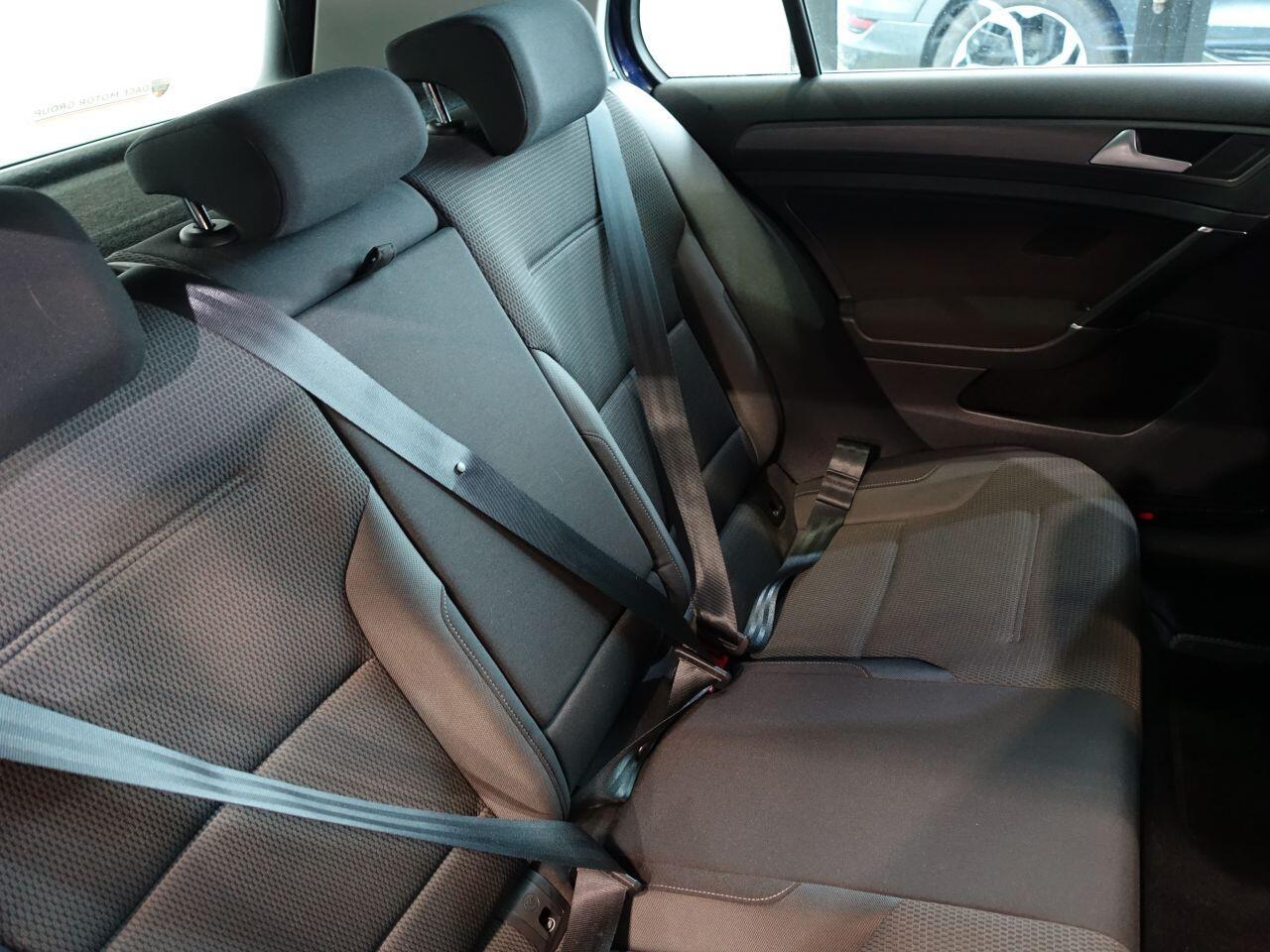 Volkswagen Golf - Image 14