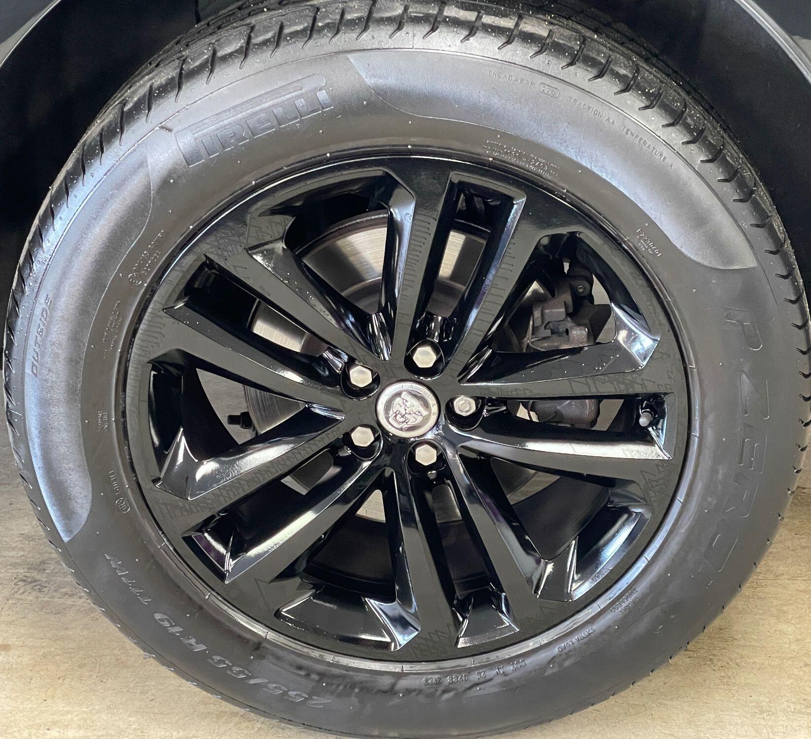Jaguar F-Pace - Image 14