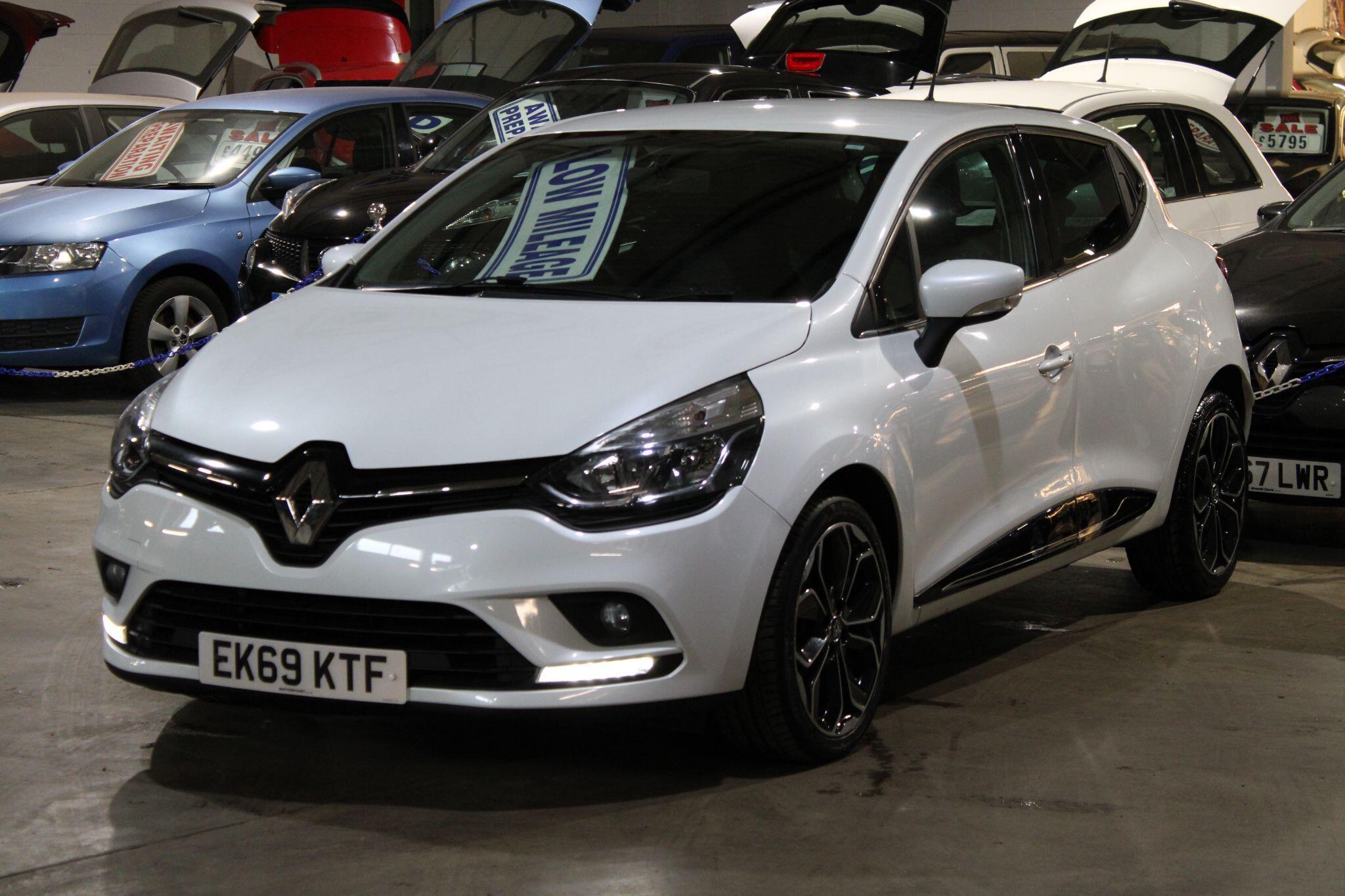 Renault Clio - Image 18