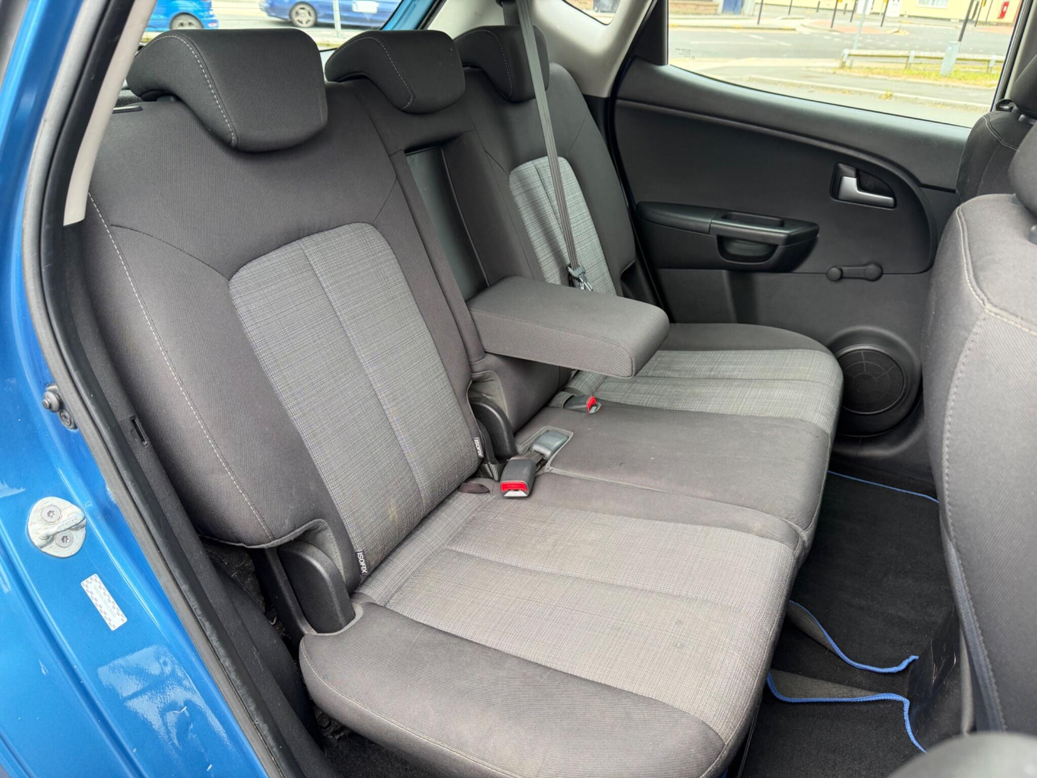 Kia Venga - Image 12