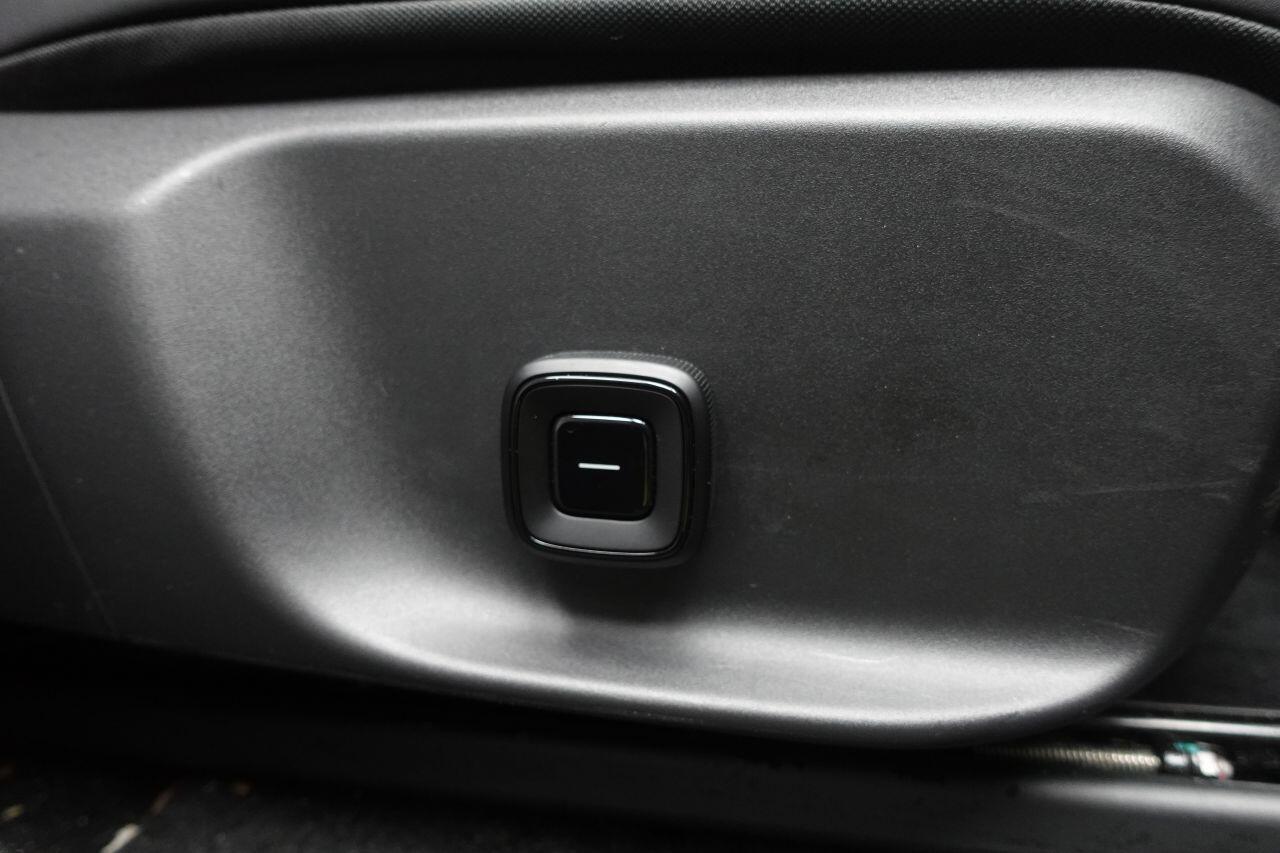 Volvo EX30 - Image 18