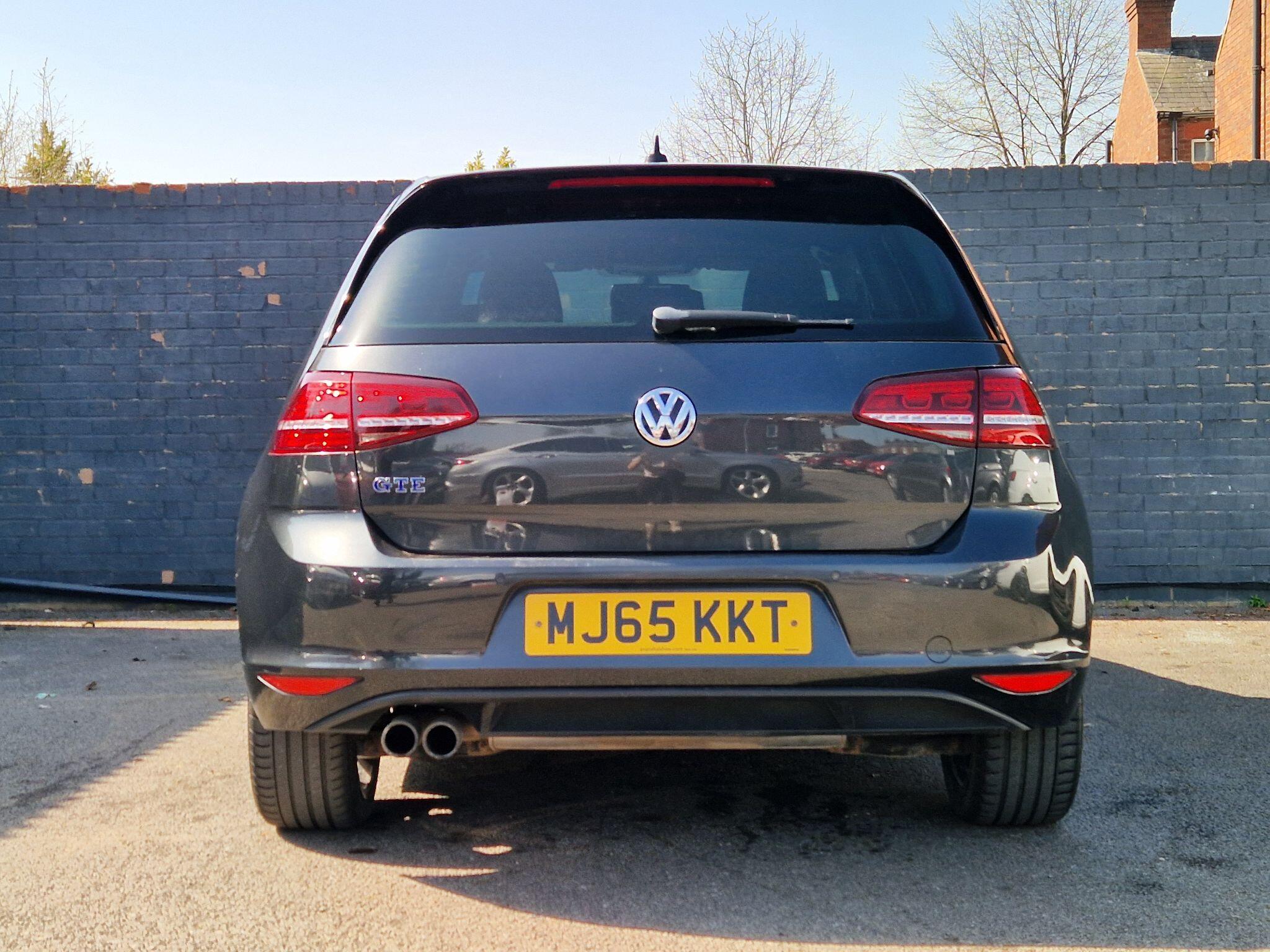 Volkswagen Golf - Image 24