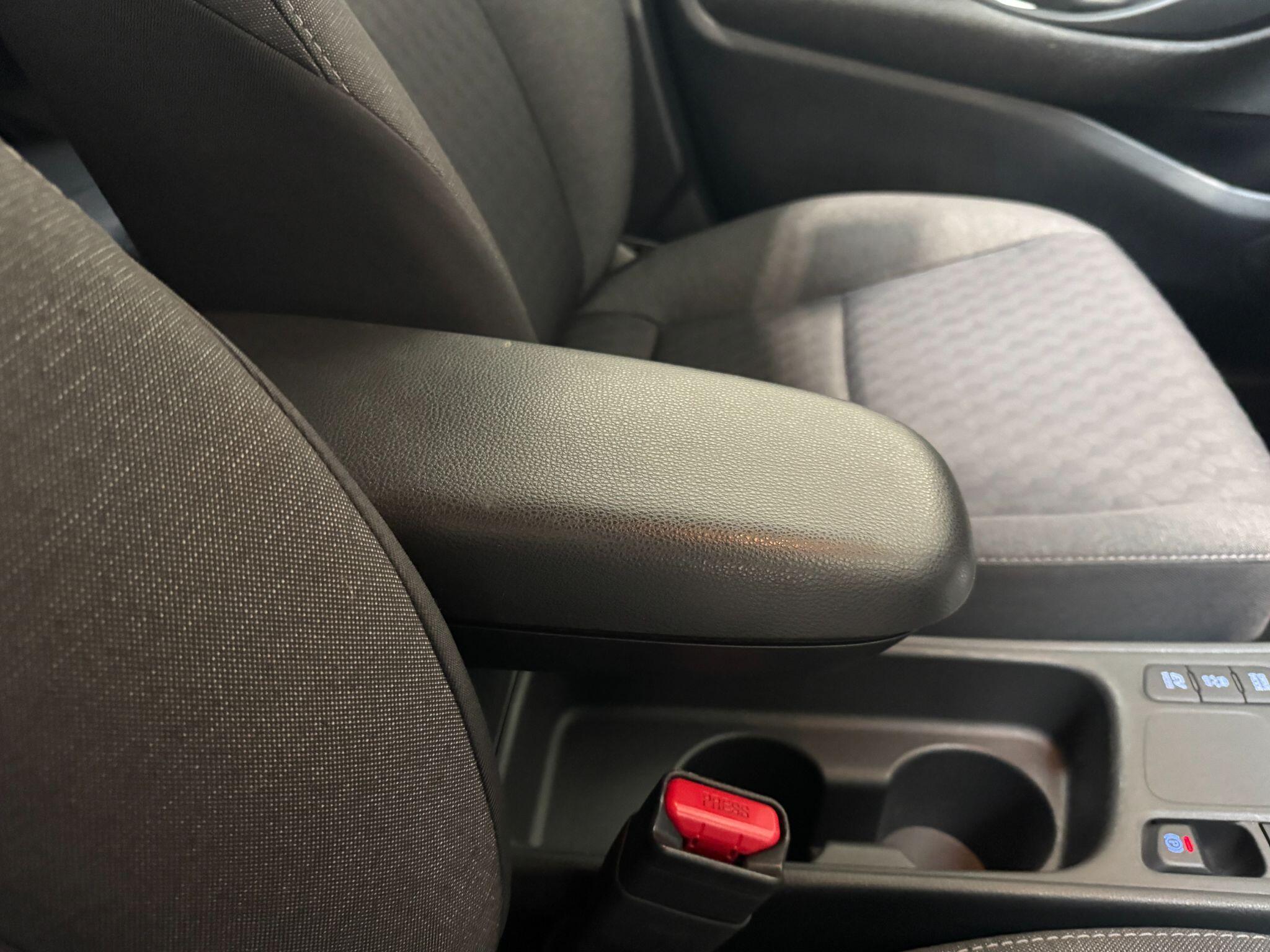 Toyota Yaris - Image 38