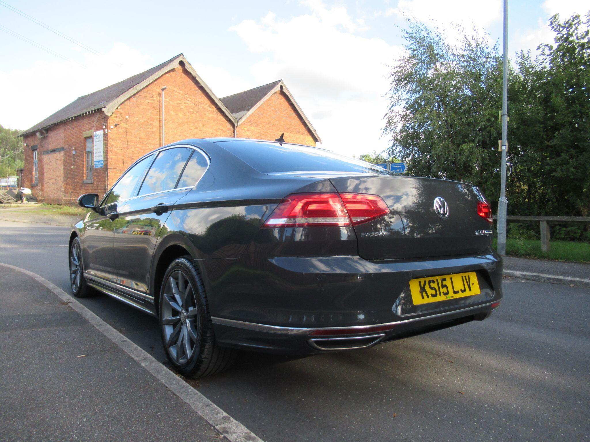 Volkswagen Passat - Image 4