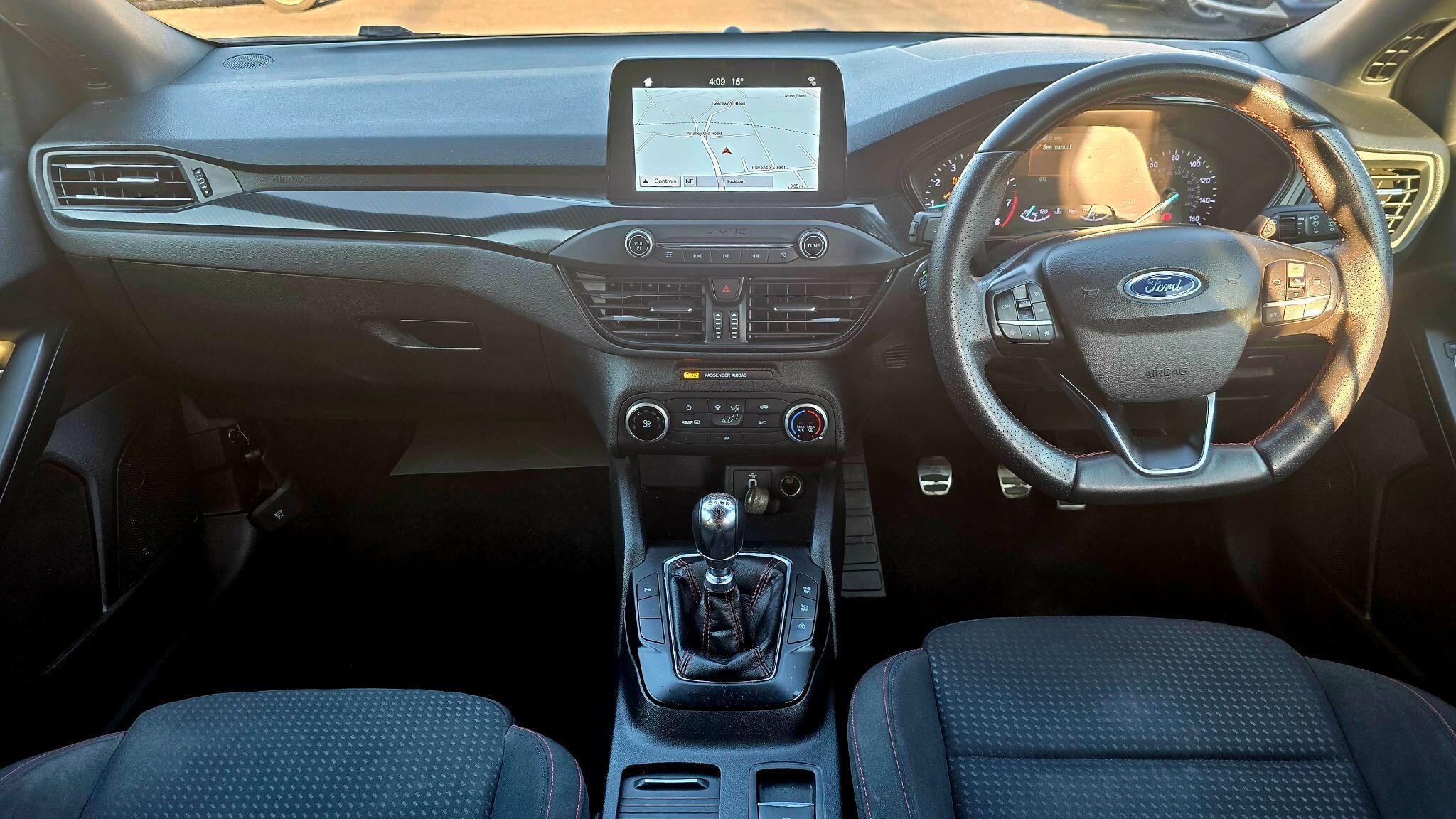 Ford Focus - Image 20