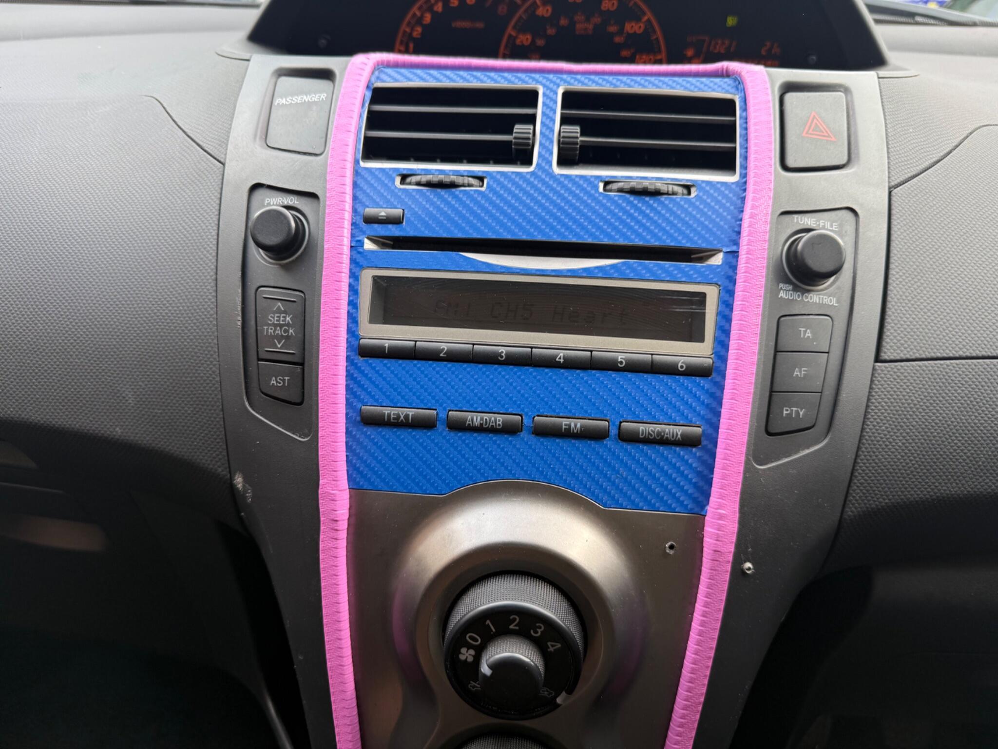Toyota Yaris - Image 11