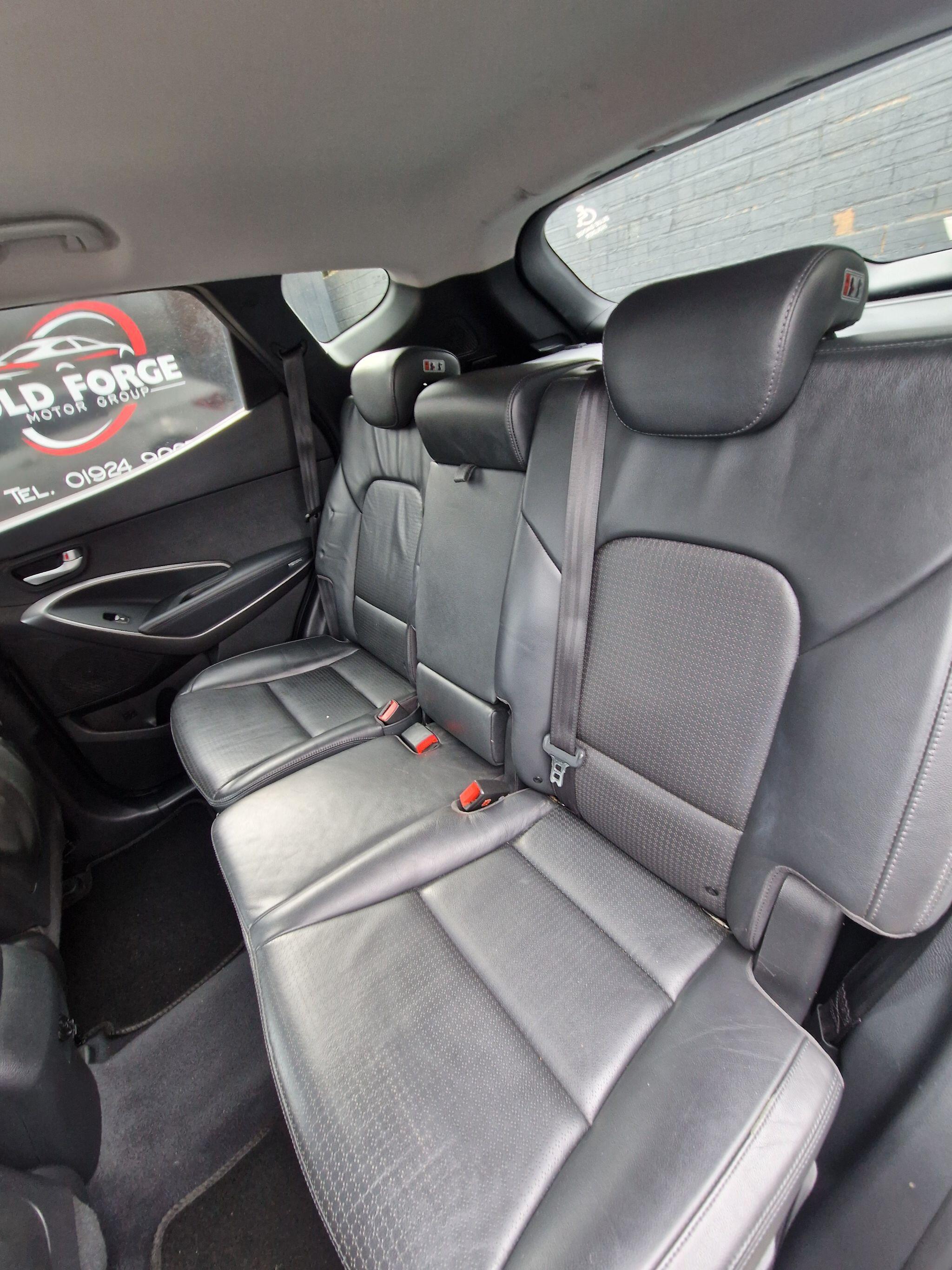 Hyundai Santa Fe - Image 40