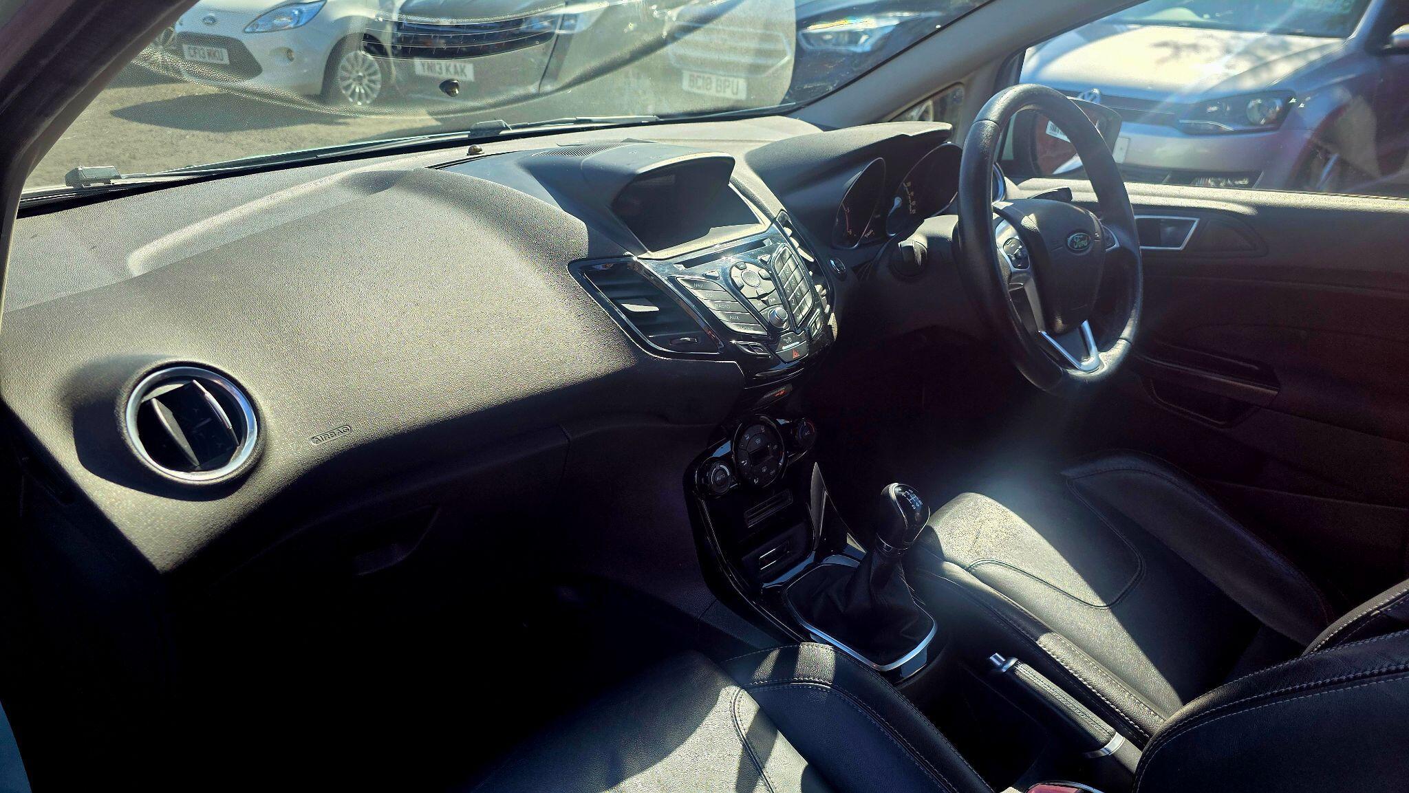 Ford Fiesta - Image 13