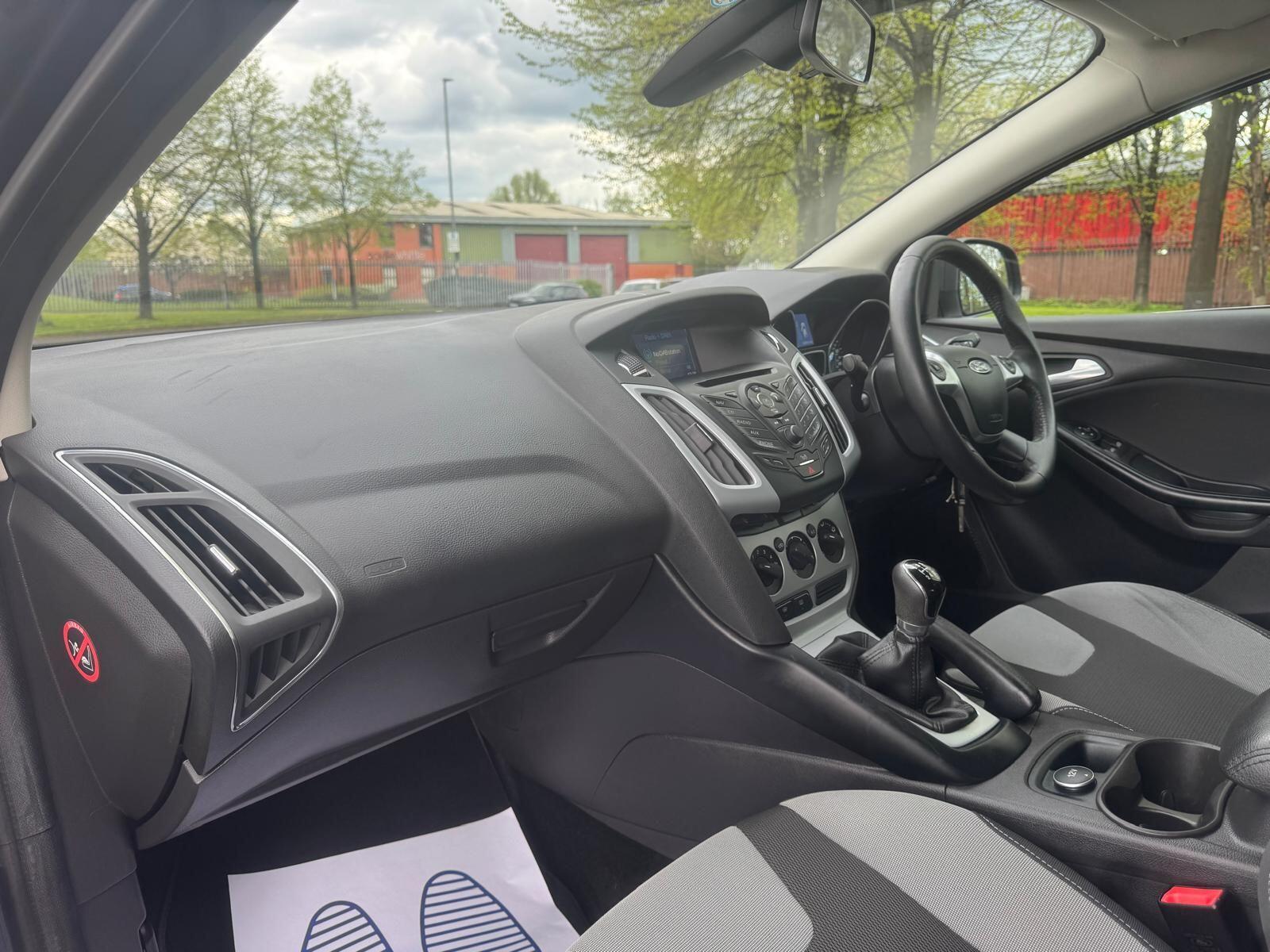 Ford Focus - Image 16