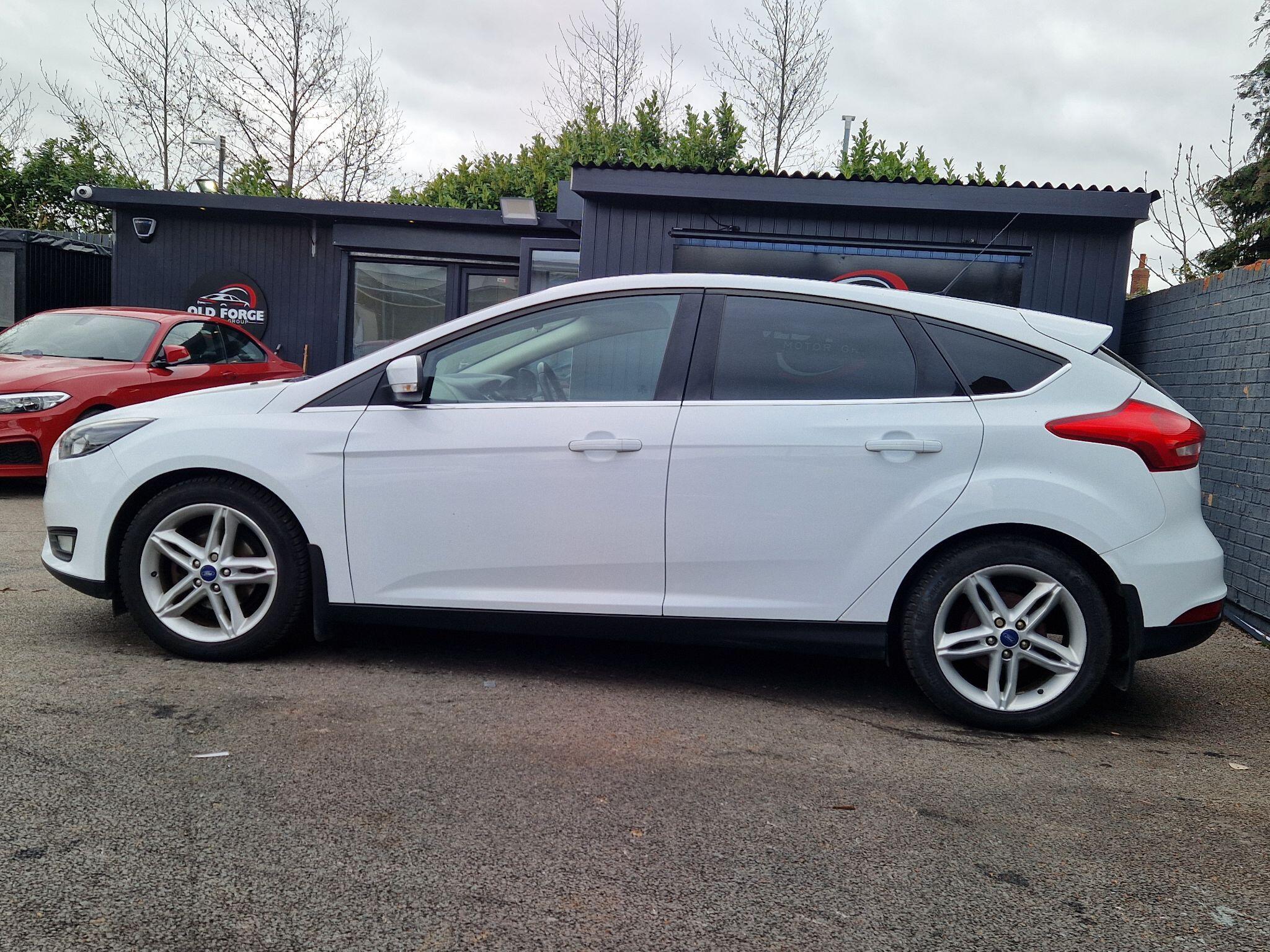 Ford Focus - Image 6