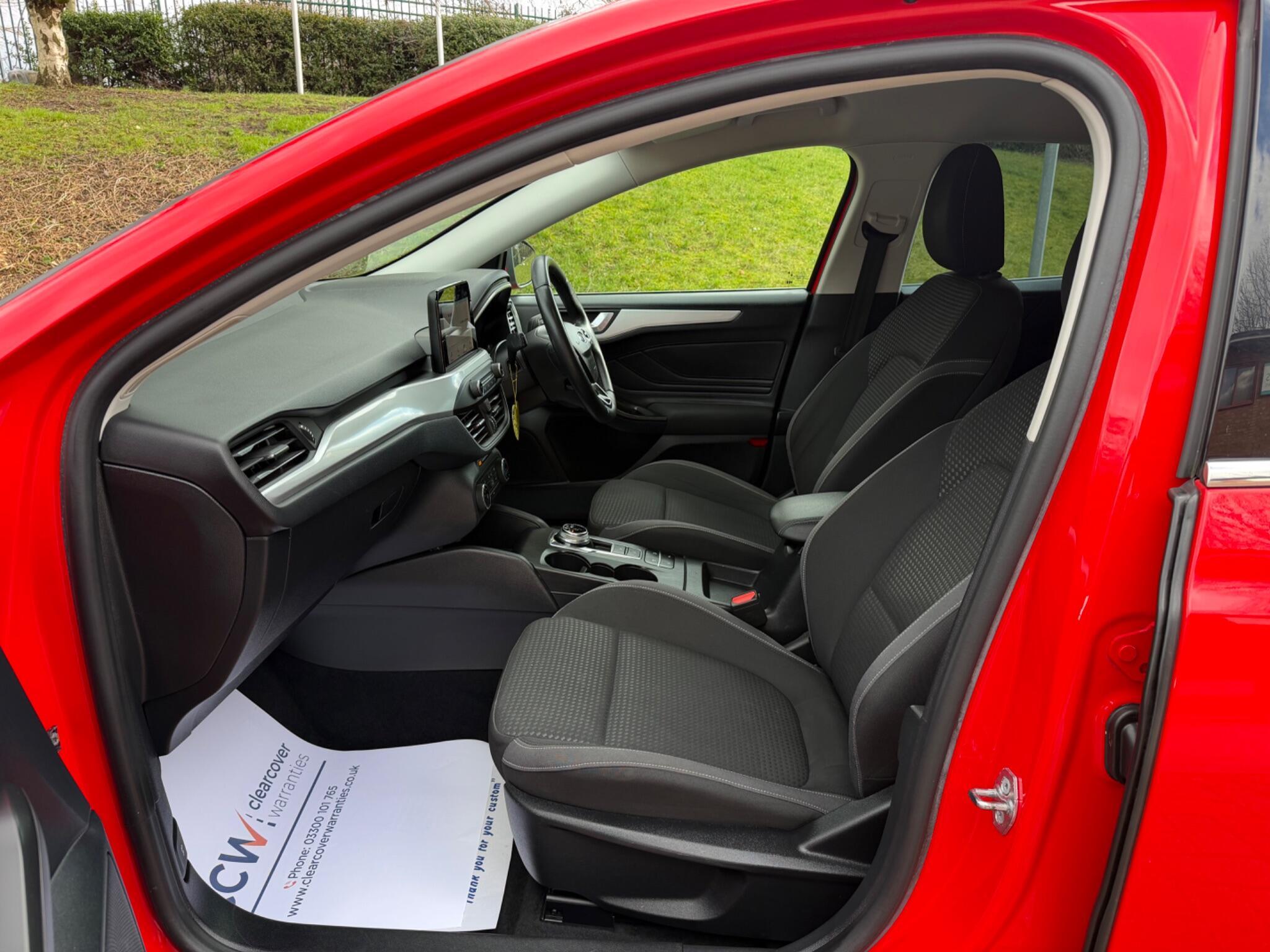 Ford Focus - Image 33