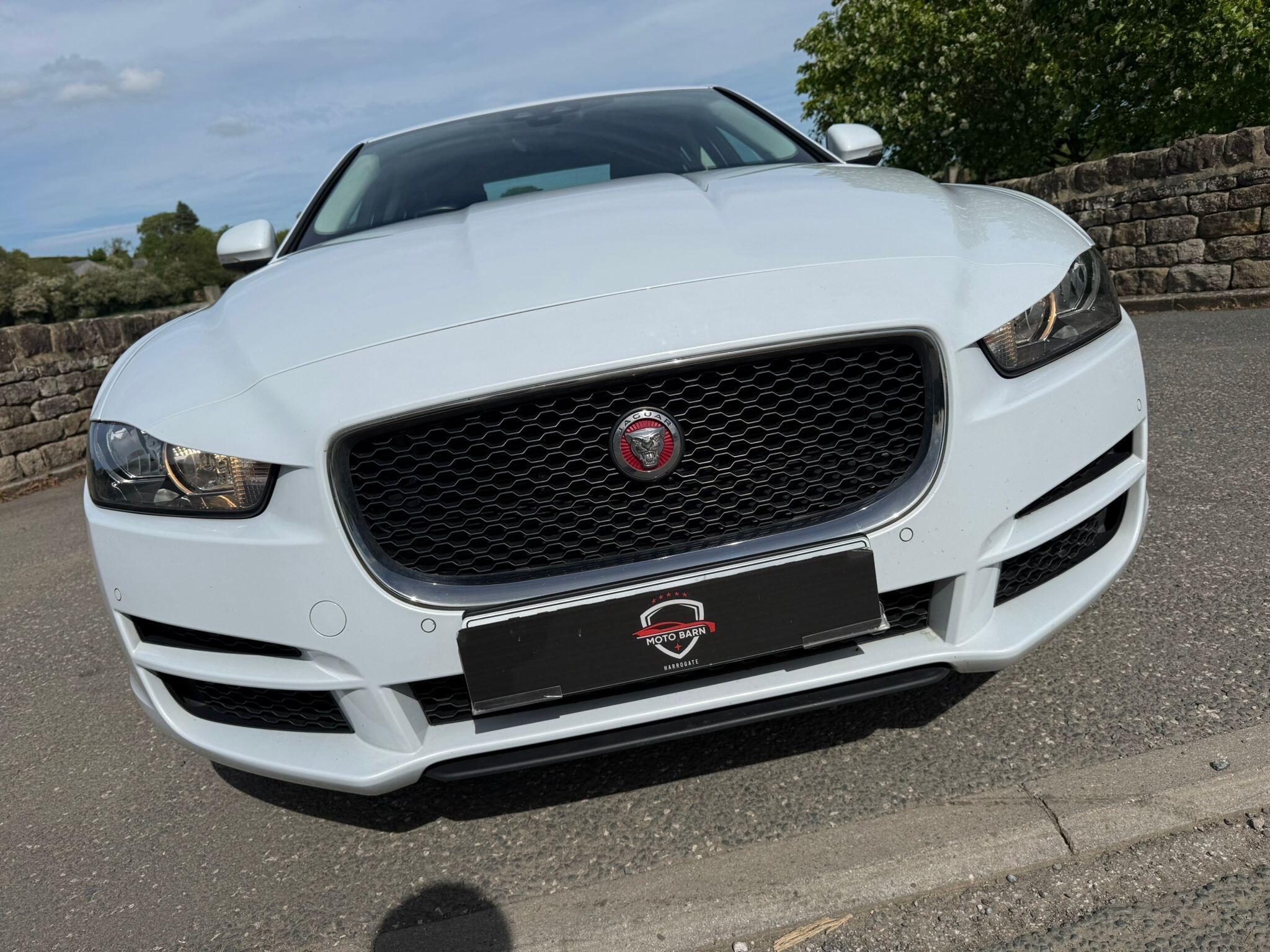 Jaguar XE - Image 8