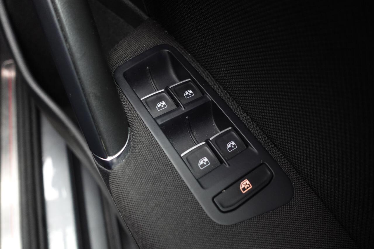 Volkswagen Golf - Image 58