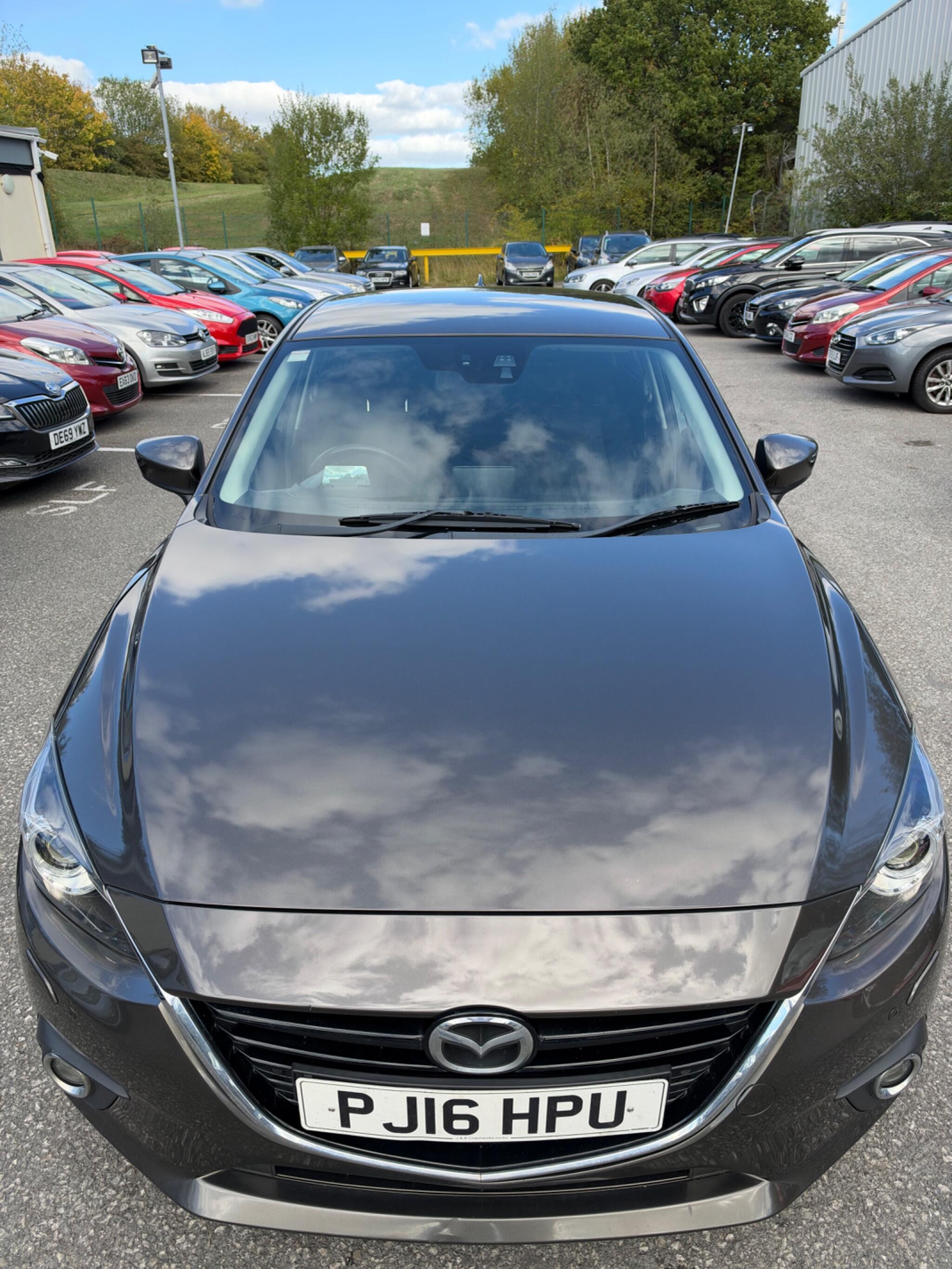 Mazda MAZDA3 - Image 3