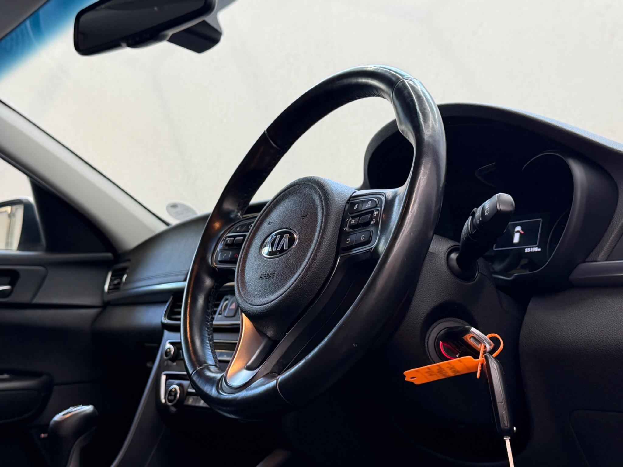 Kia Optima - Image 12