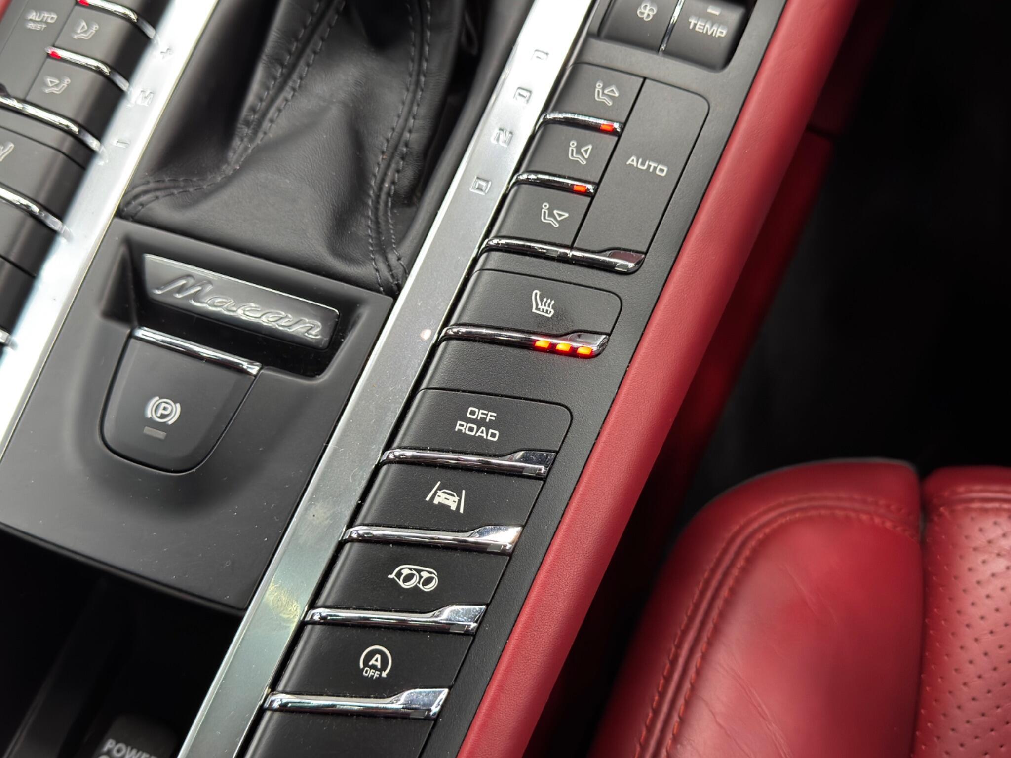 Porsche Macan - Image 27