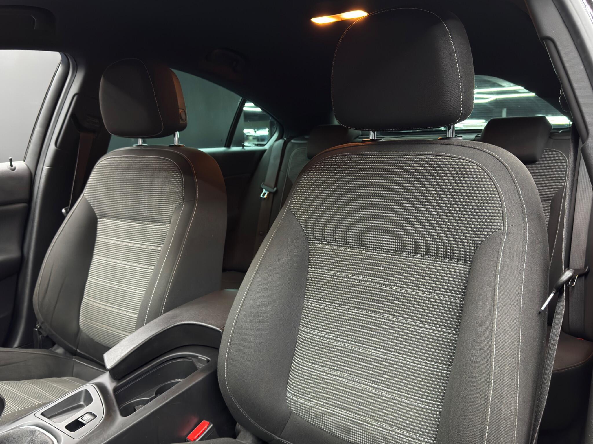 Vauxhall Insignia - Image 14