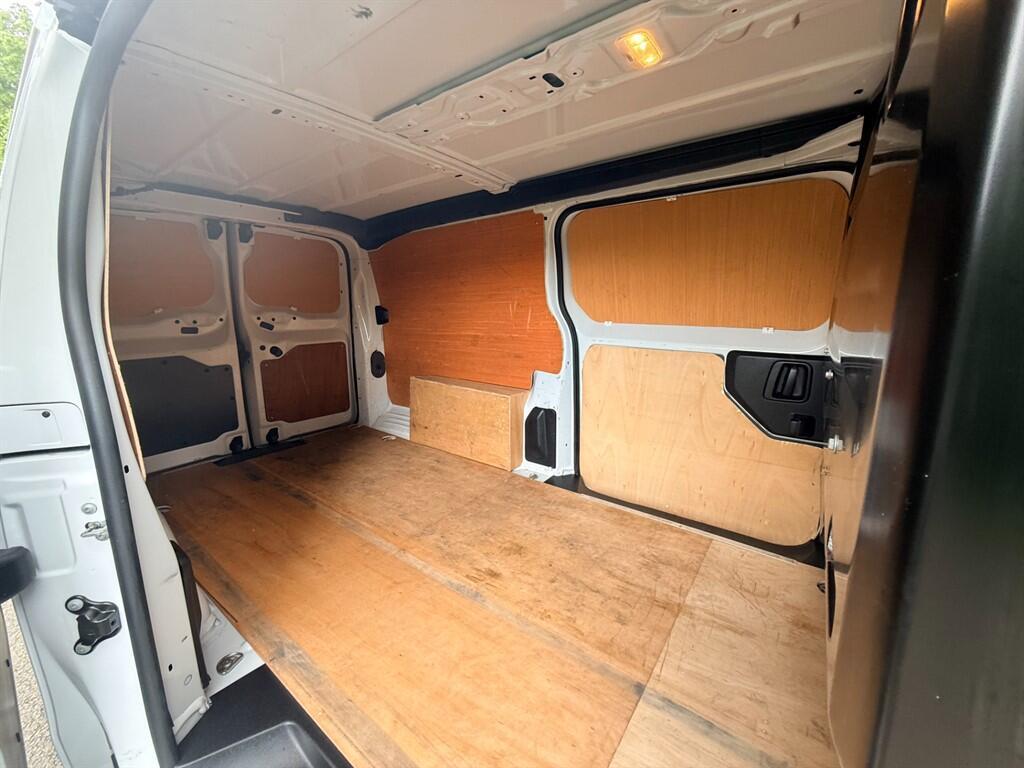 Vauxhall Vivaro - Image 6