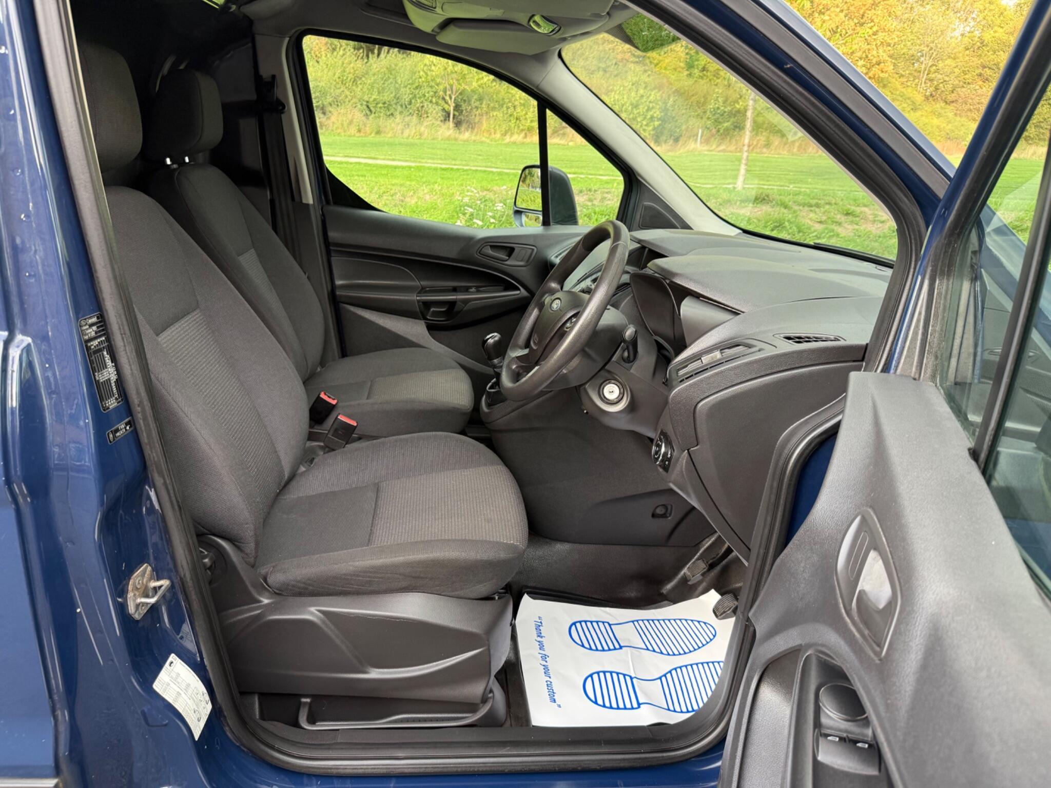 Ford Transit Connect - Image 15