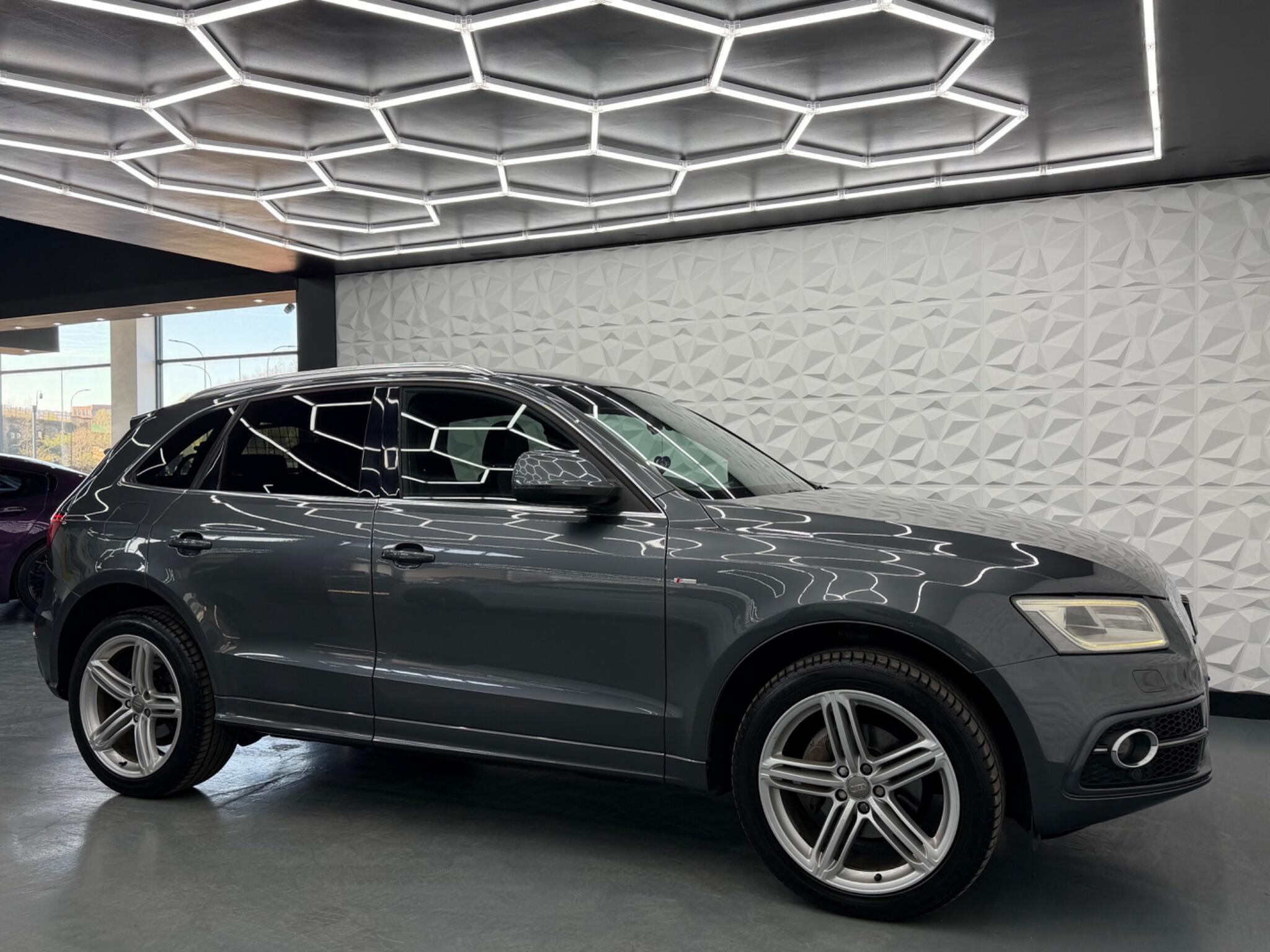 Audi Q5 - Image 12