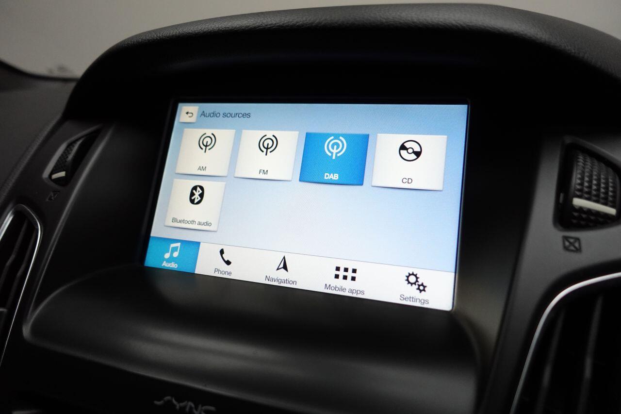 Ford Focus - Image 26