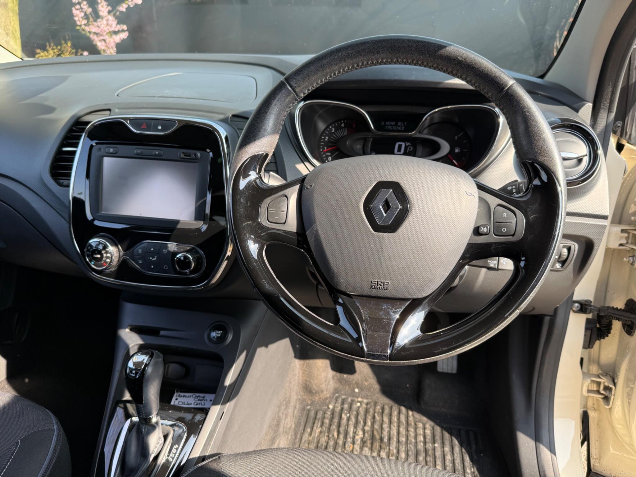 Renault Captur - Image 46