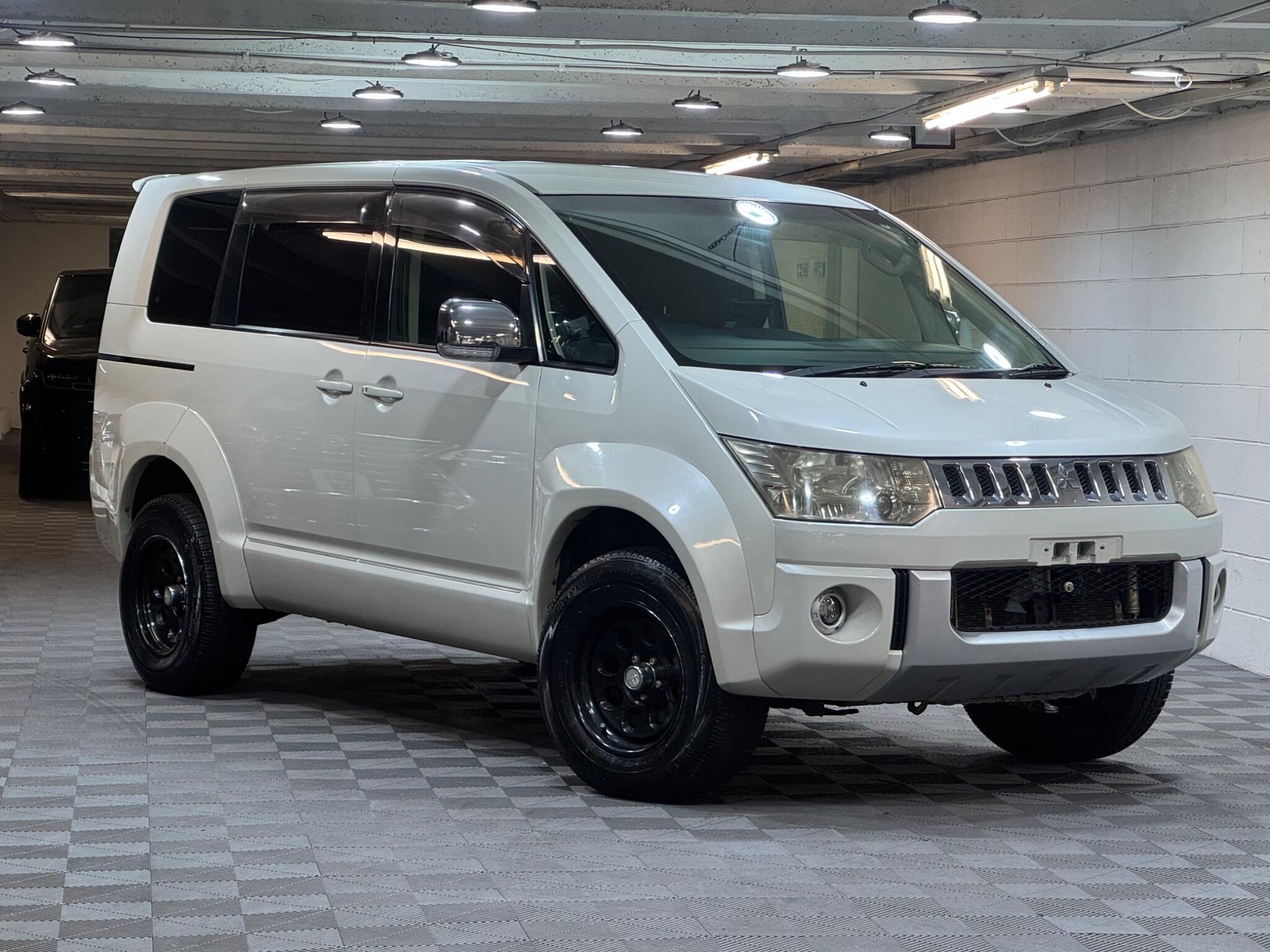 Mitsubishi Delica - Image 7