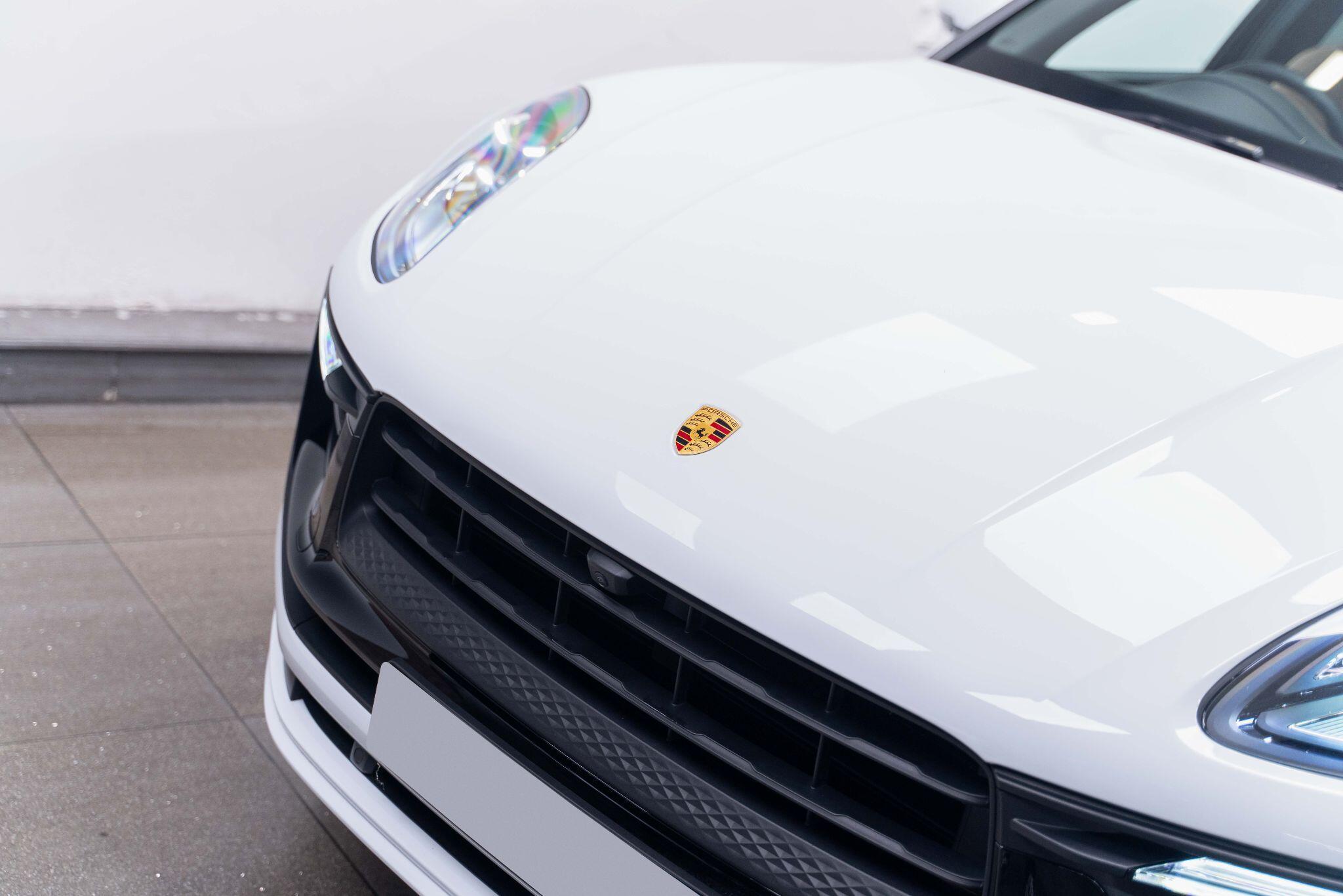 Porsche Macan - Image 44