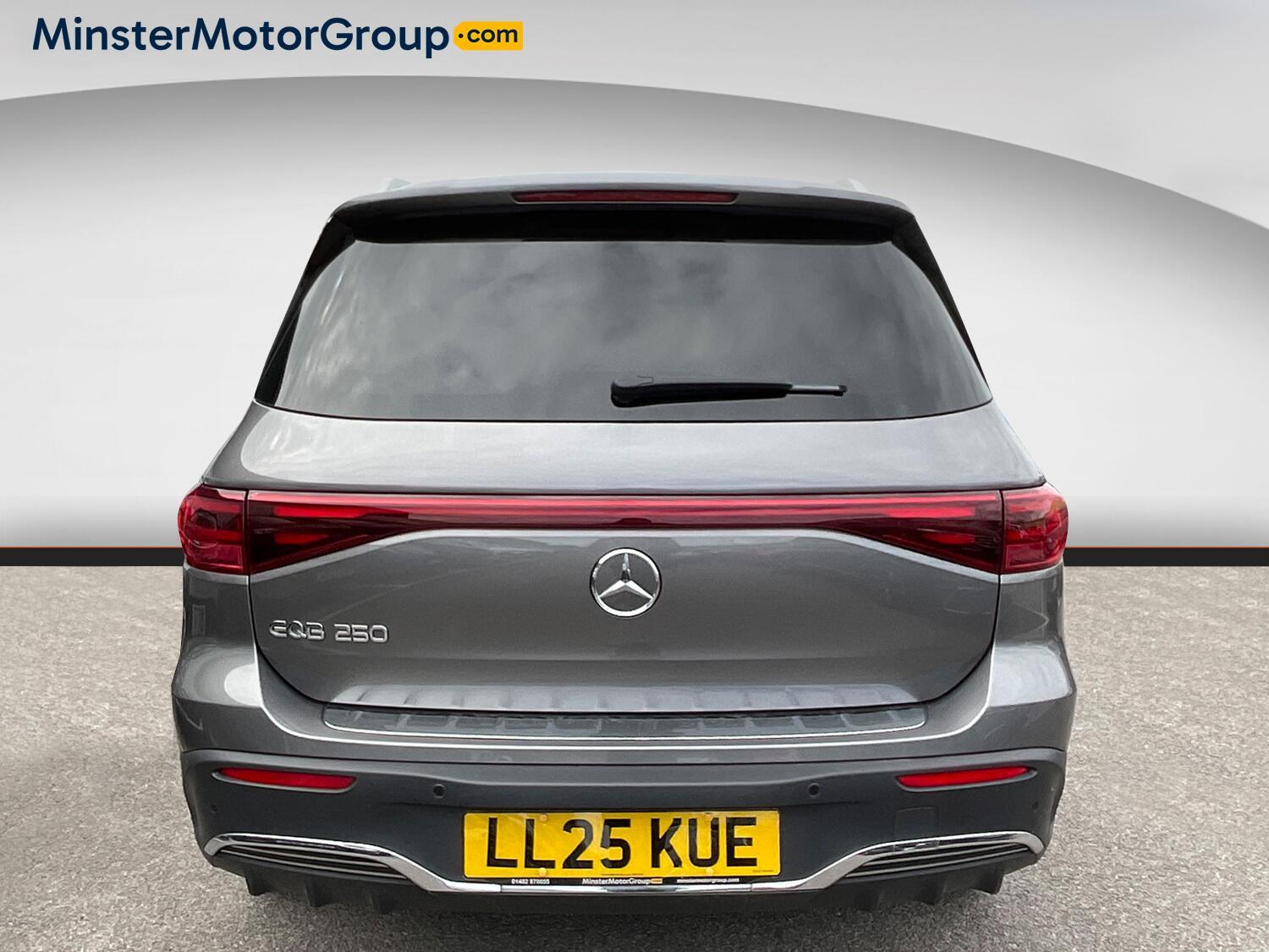 Mercedes Eqb - Image 3