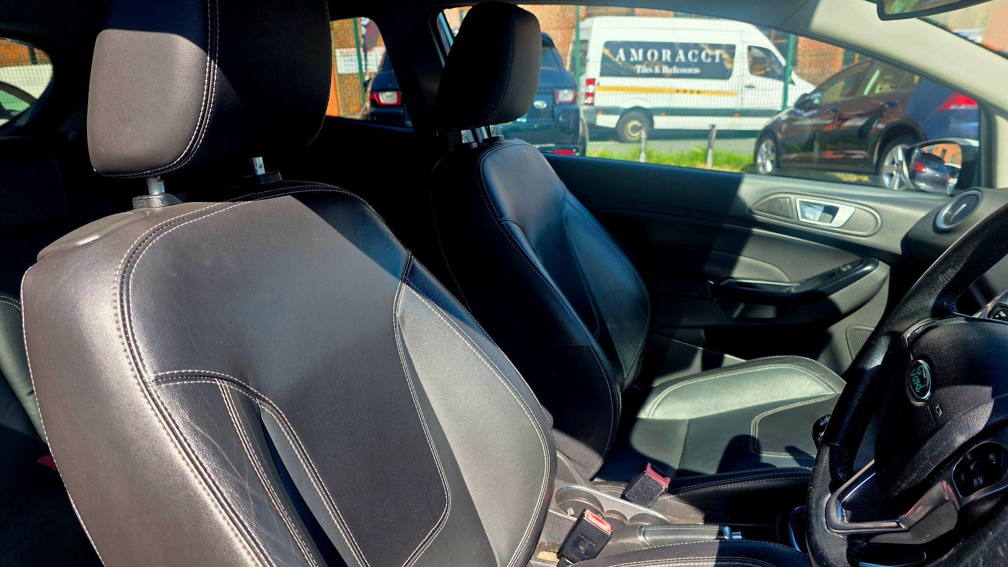 Ford Fiesta - Image 12