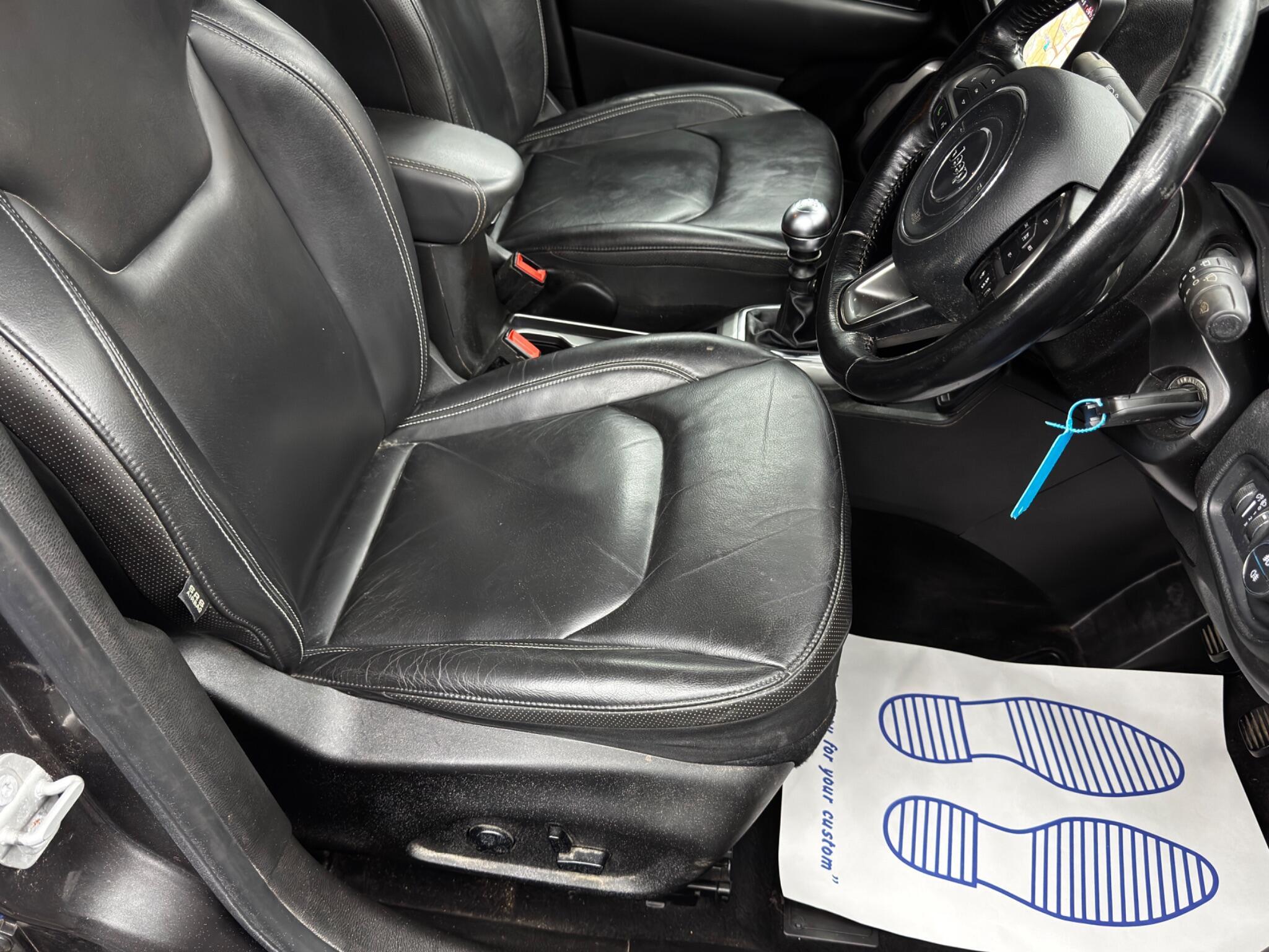 Jeep Renegade - Image 13